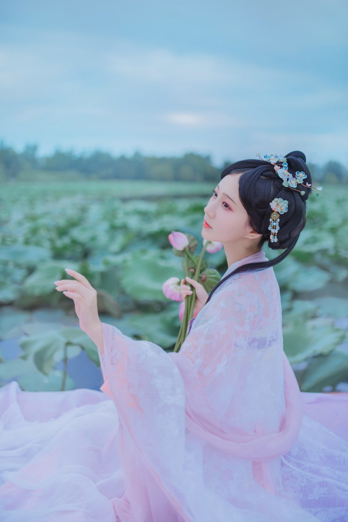 图片[17]-YiTuYu艺图语 Vol.4138 Qi Luo Sheng De Xiao Su Su[24P]-六色网