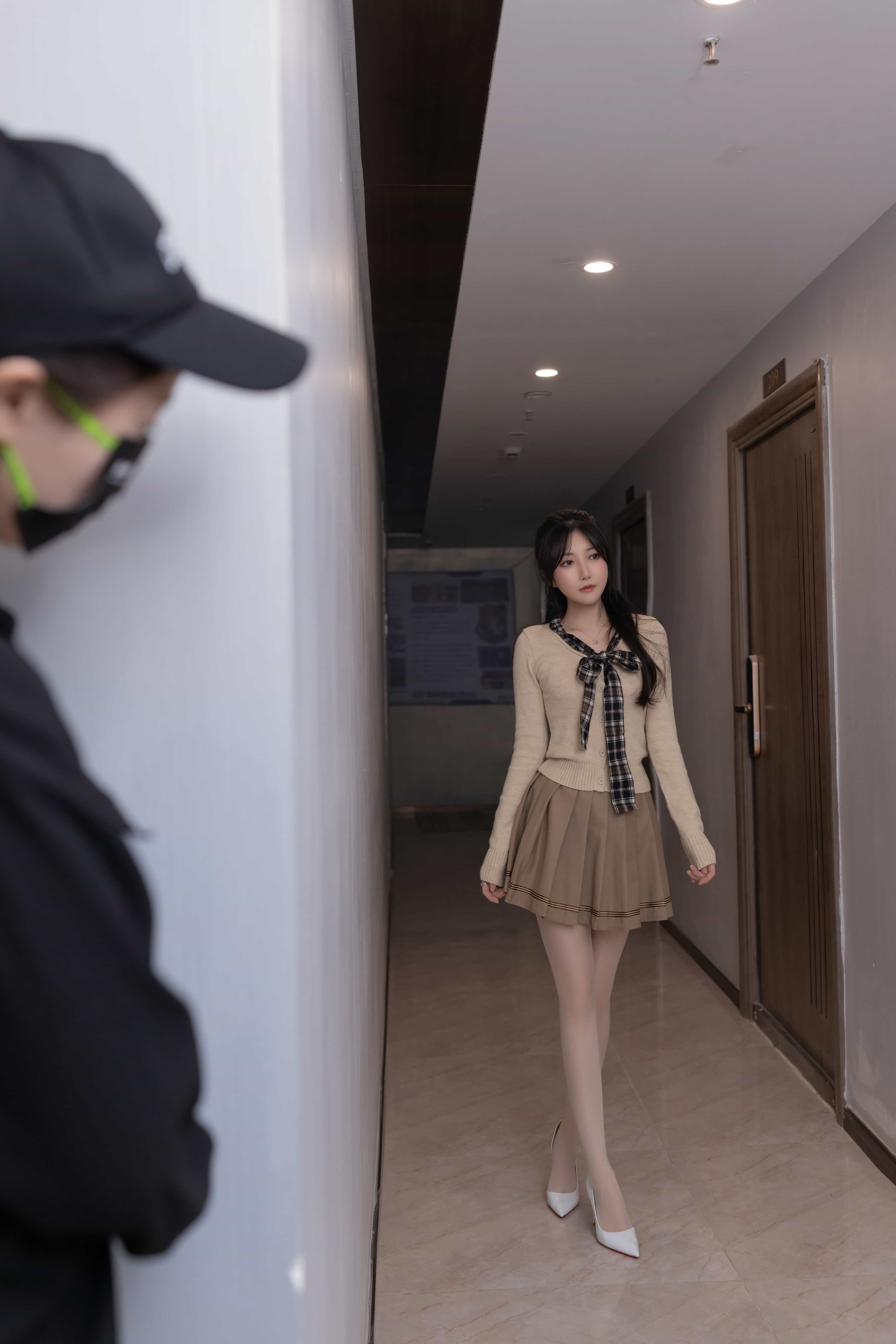 秀人名模鱼子酱Fish《跟踪狂》写真[120P]-六色网