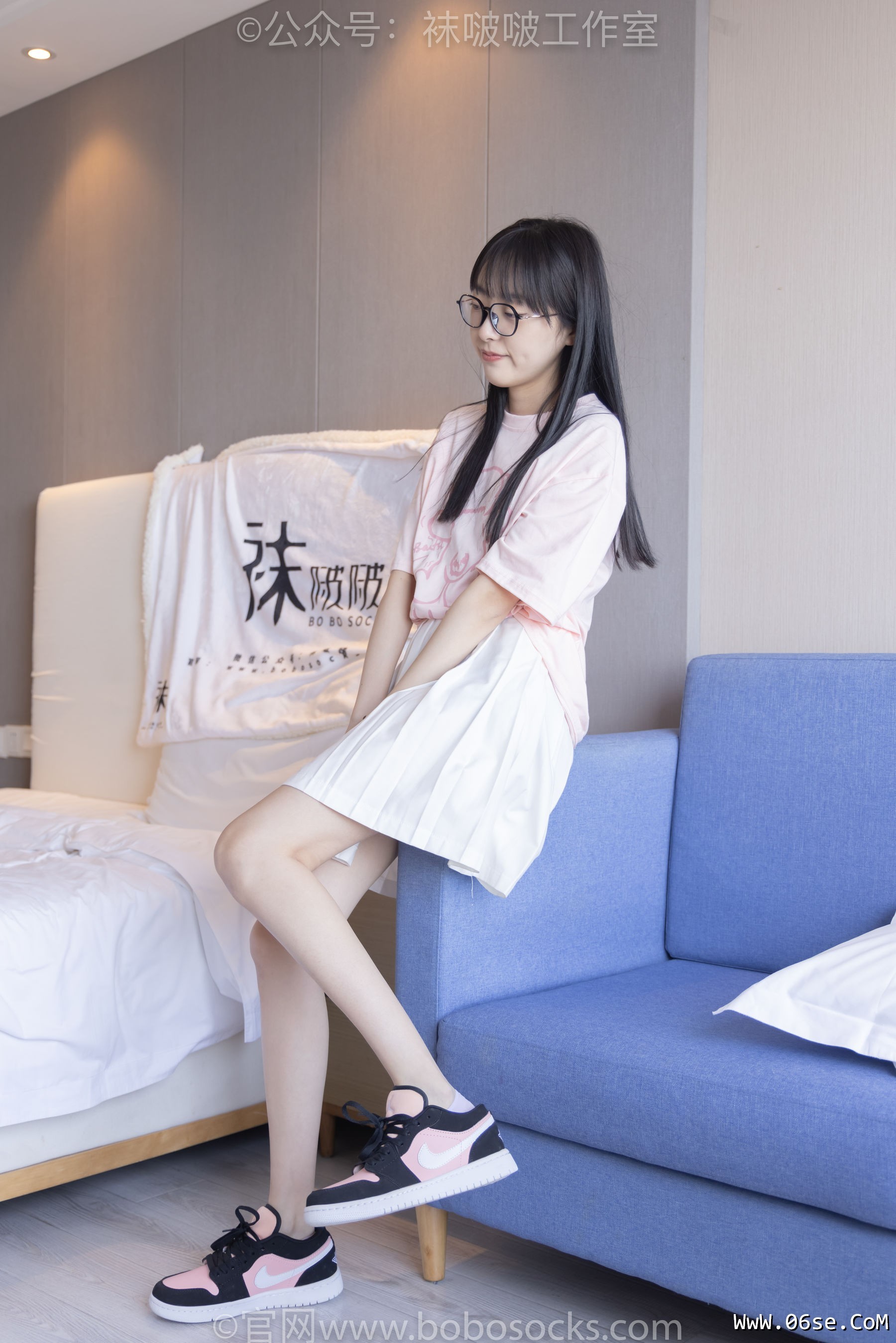 图片[2]-BoBoSocks袜啵啵 No.091 稚予-板鞋、淡粉色船袜、黑色船袜、裸足[148P]-六色网