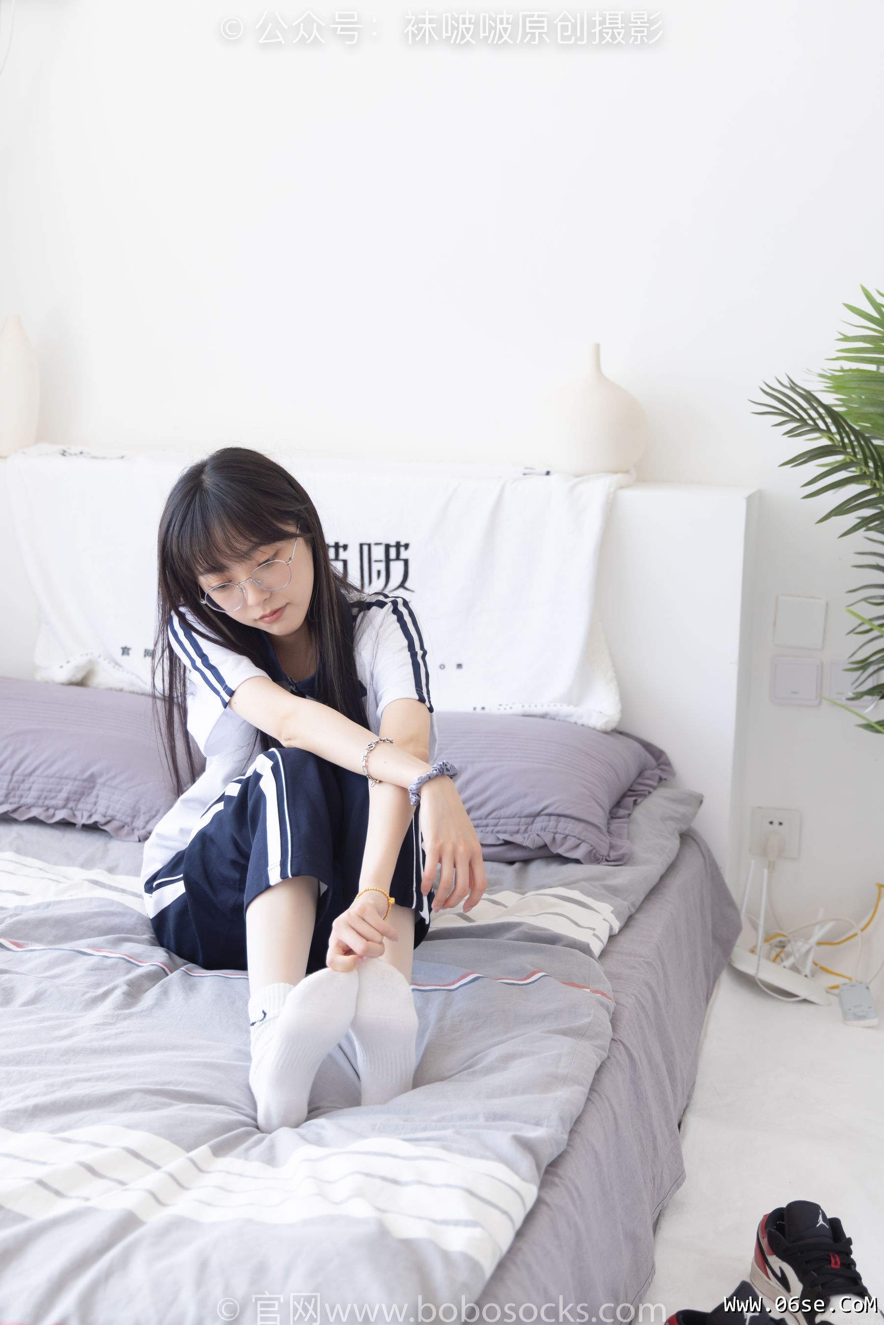 图片[81]-BoBoSocks袜啵啵 No.207 稚予 -aj板鞋、白棉袜、油亮白丝、校服裤里丝[140P]-六色网