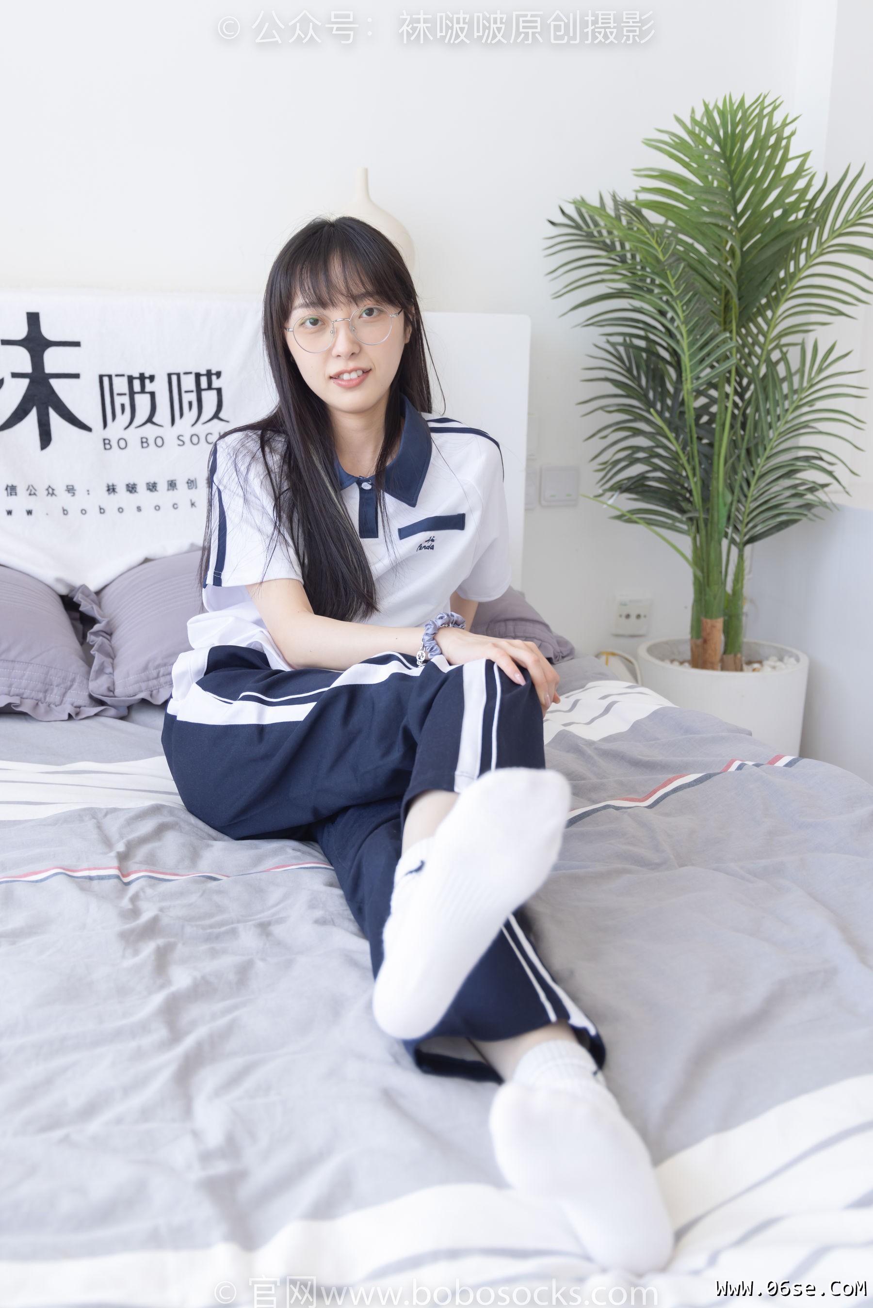 图片[111]-BoBoSocks袜啵啵 No.207 稚予 -aj板鞋、白棉袜、油亮白丝、校服裤里丝[140P]-六色网