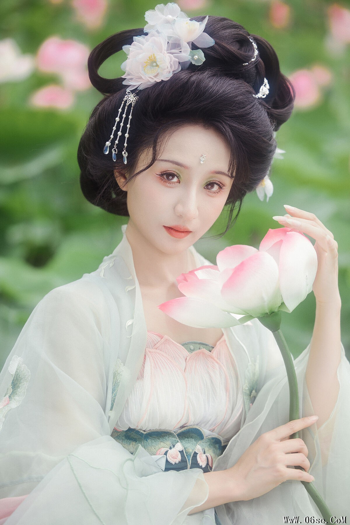 YiTuYu艺图语 Vol.7467 Piao Piao Bu Chi Cao[35P]-六色网