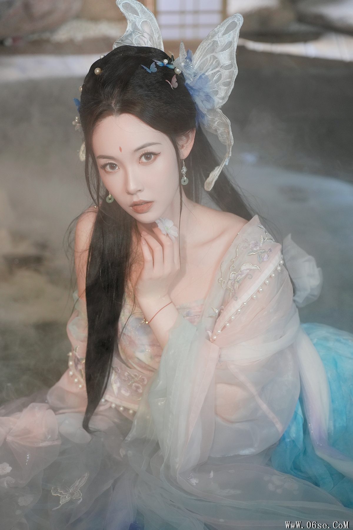 YiTuYu艺图语 Vol.4768 Vi Ge Vivian[48P]-六色网
