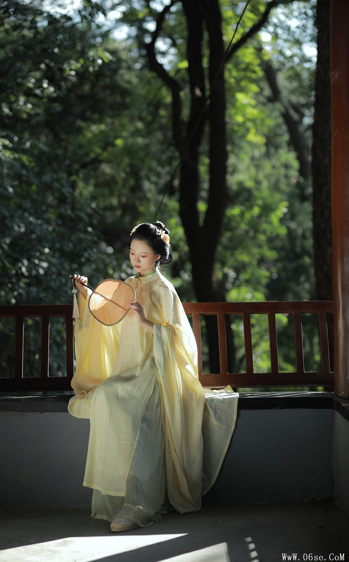 图片[32]-YiTuYu艺图语 Vol.3099 YunFleur[41P]-六色网