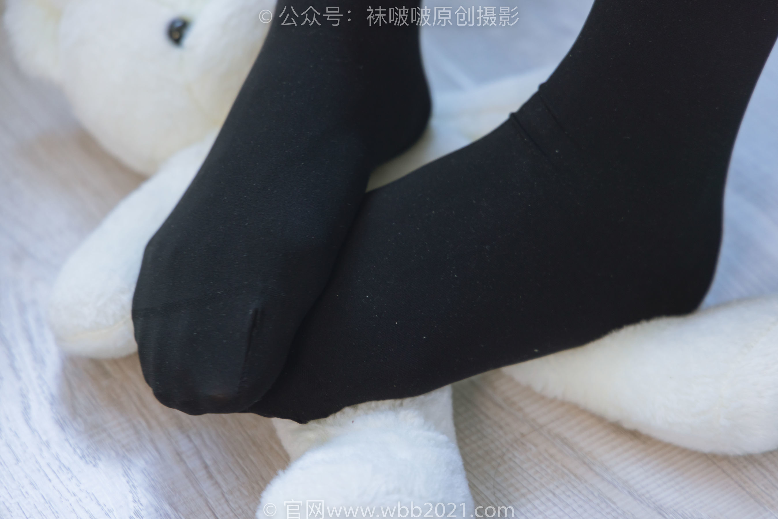 图片[19]-BoBoSocks袜啵啵 No.315 小沫 -平底鞋、厚黑丝、模特穿鞋及丝袜踩玩偶小熊剧情[140P]-六色网