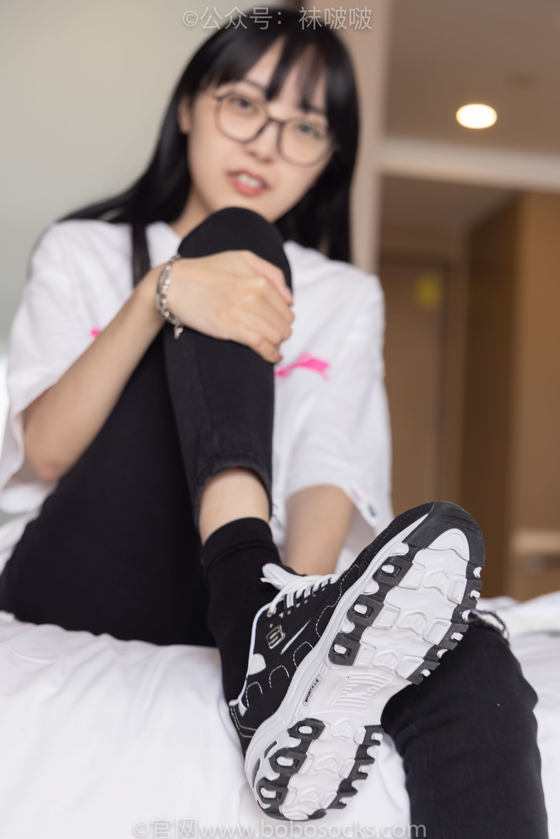 图片[98]-BoBoSocks袜啵啵 No.055 稚予-斯凯奇运动鞋、白棉袜、黑棉袜[139P]-六色网