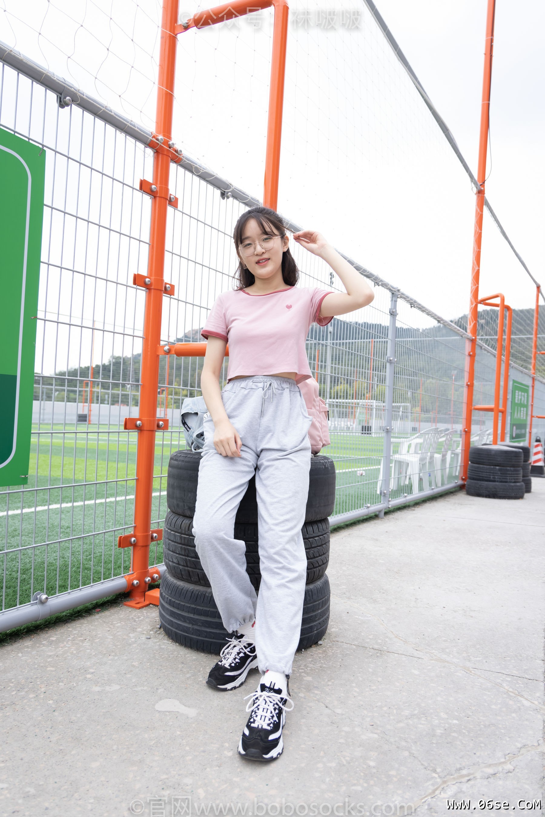 图片[2]-BoBoSocks袜啵啵 No.016 熊熊-斯凯奇运动鞋、棉袜、裸足[147P]-六色网