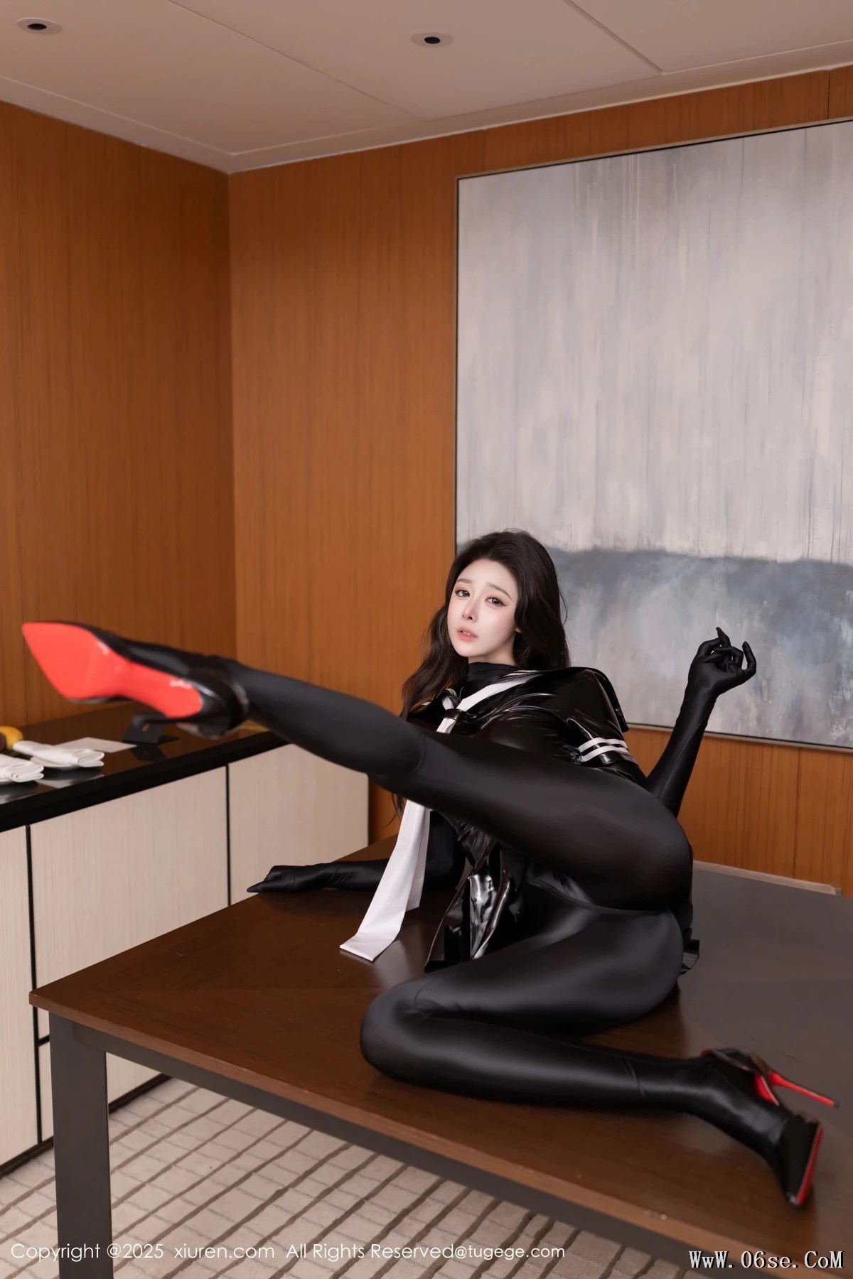 图片[25]-[秀人网] 2025.03.28 No.10087 小逗逗 [83P]-六色网