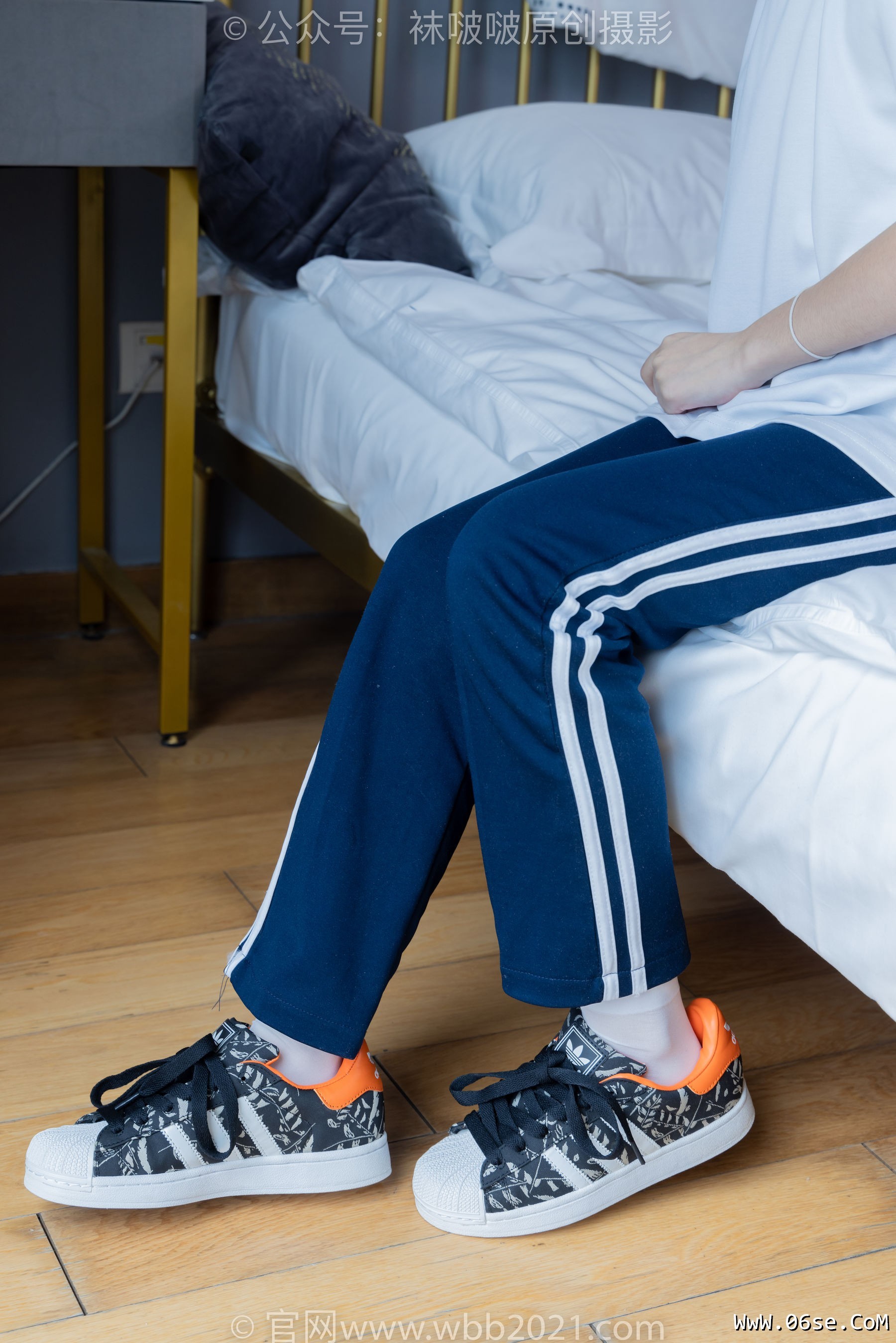 图片[32]-BoBoSocks袜啵啵 No.366 甜甜圈 -三双板鞋、白棉袜、短白丝[150P]-六色网