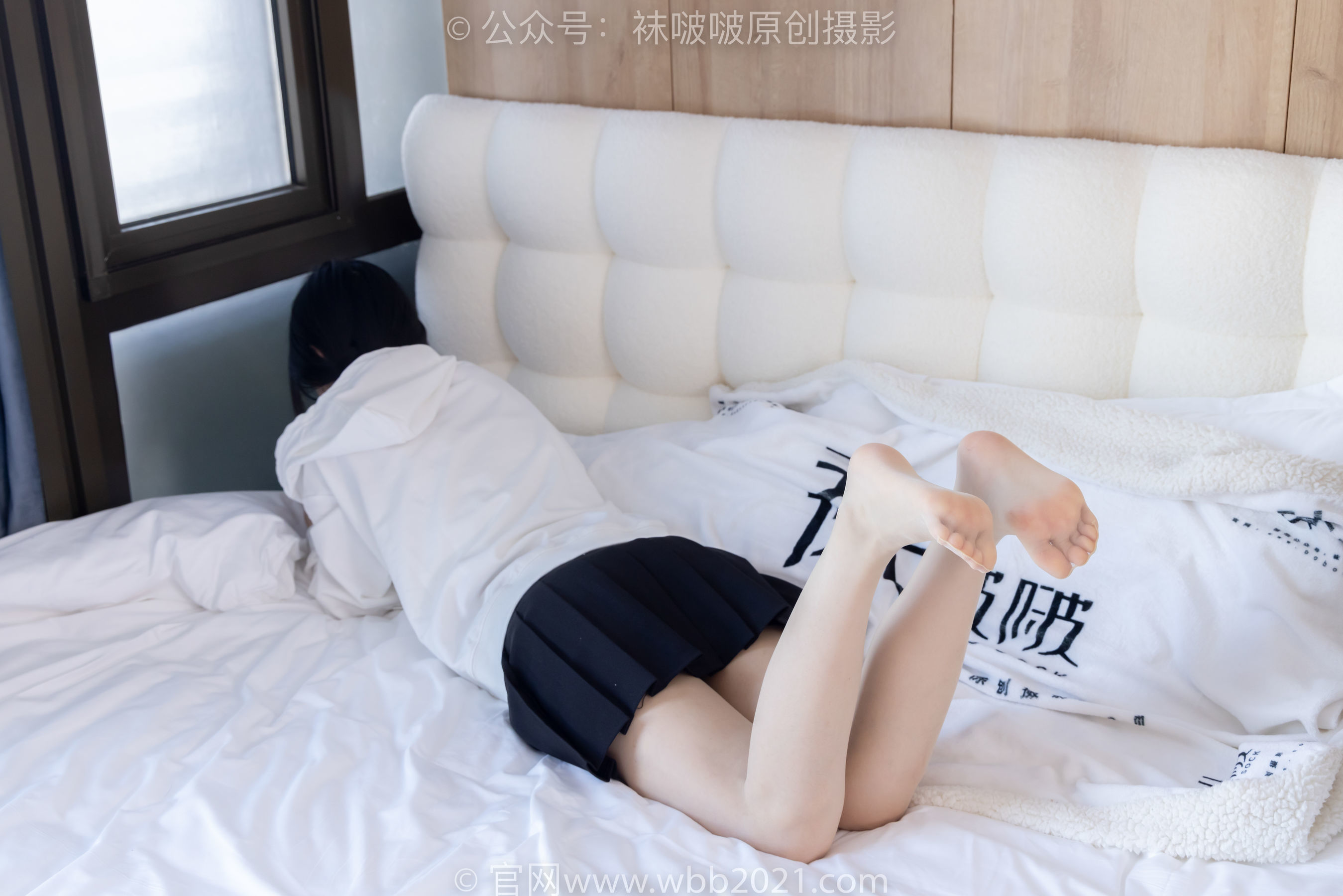 图片[47]-BoBoSocks袜啵啵 No.368 甜甜圈 -运动鞋、白棉袜、油亮肉丝[160P]-六色网