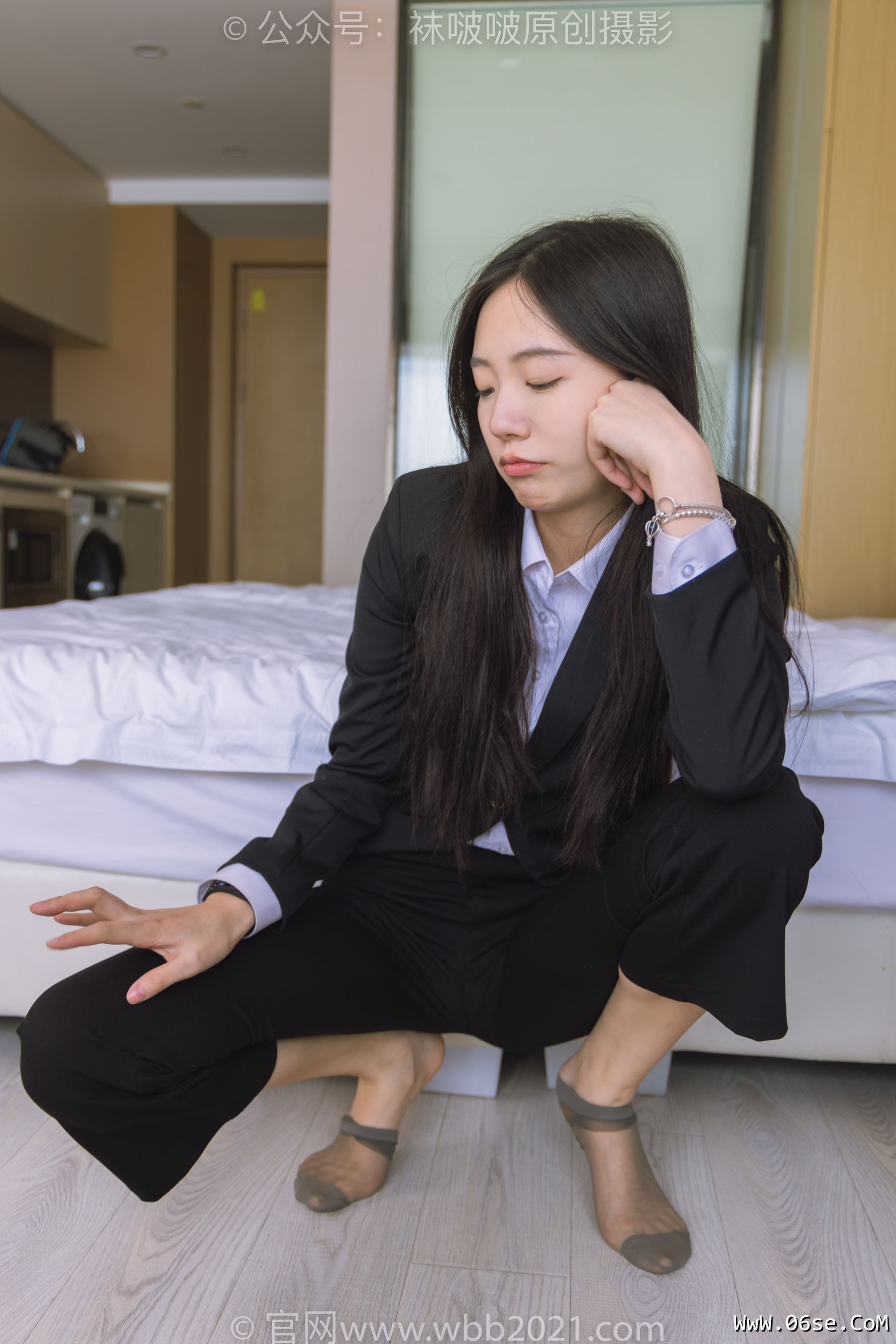图片[140]-BoBoSocks袜啵啵 No.245 小甜豆 -高跟鞋、短灰丝、半蹲镜头较多[299P]-六色网