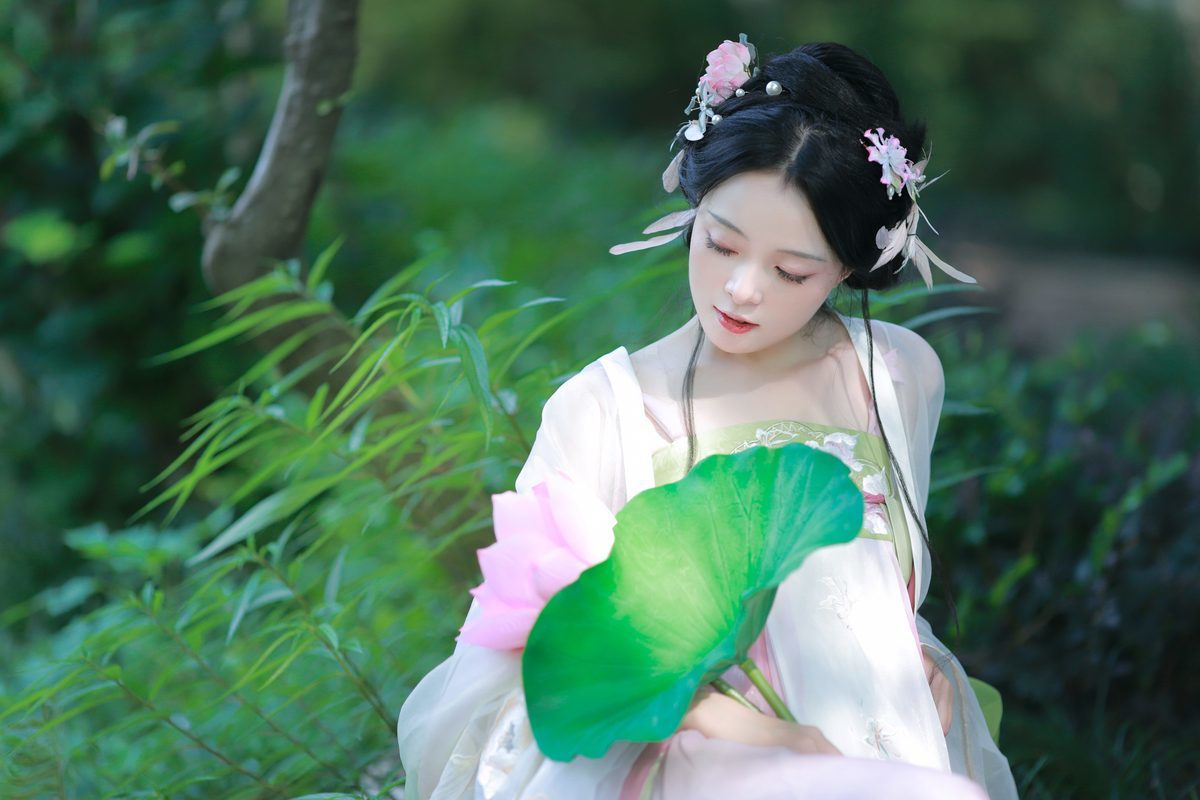 图片[9]-YiTuYu艺图语 Vol.5240 Nu Li Hua Zhuang De Sui Sui[23P]-六色网