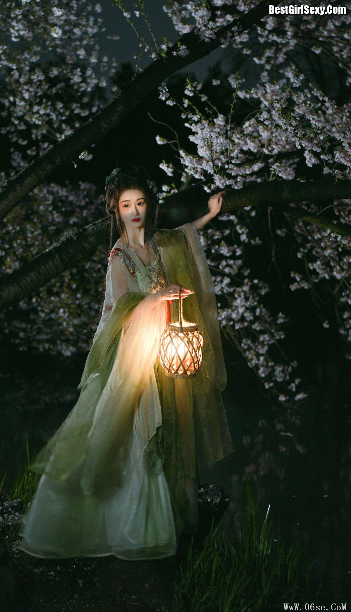 图片[17]-YiTuYu艺图语 Vol.4025 Shu Li[24P]-六色网