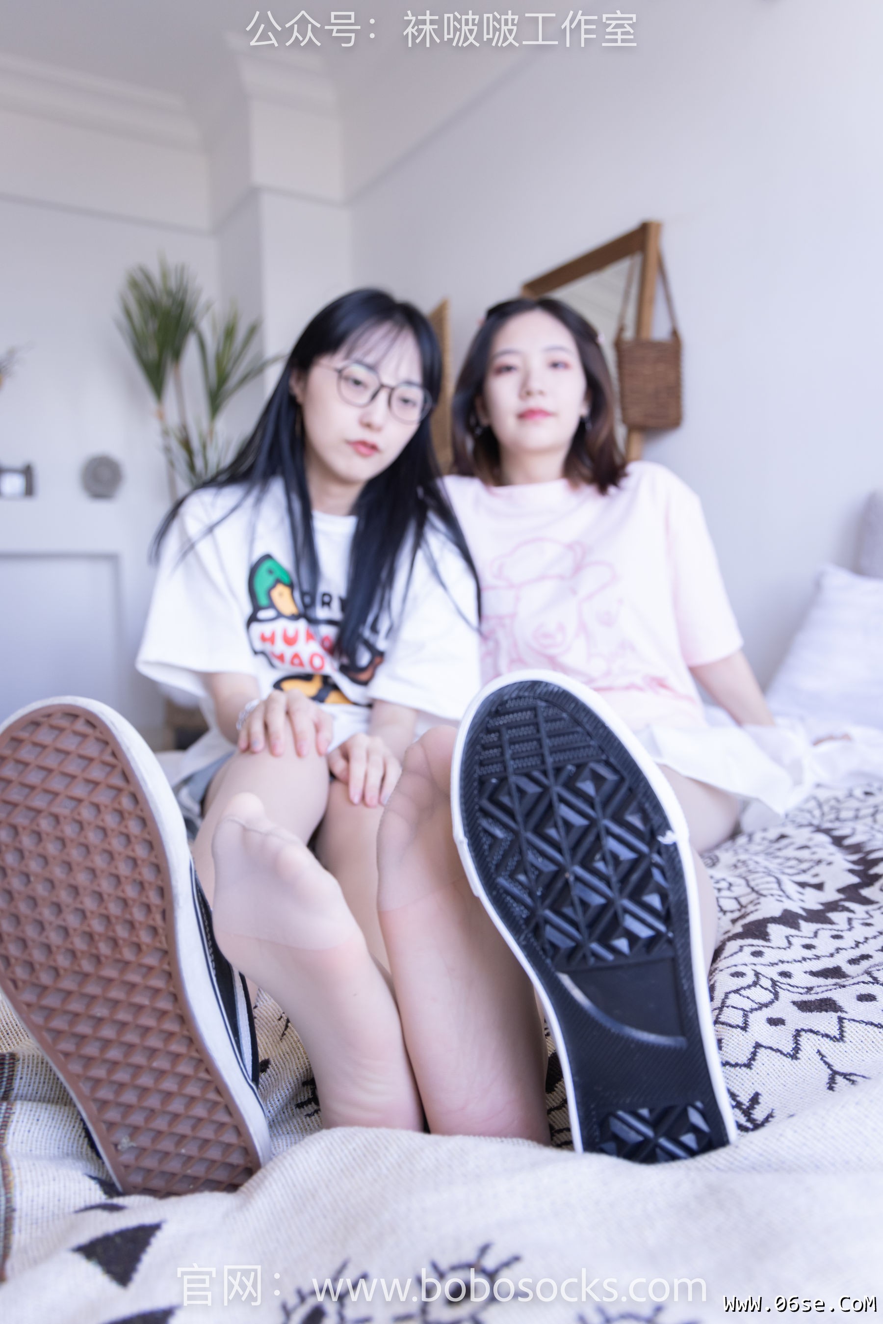 图片[49]-BoBoSocks袜啵啵 No.100 小甜豆与稚予-板鞋、肉丝、脚对脚互动剧情[132P]-六色网