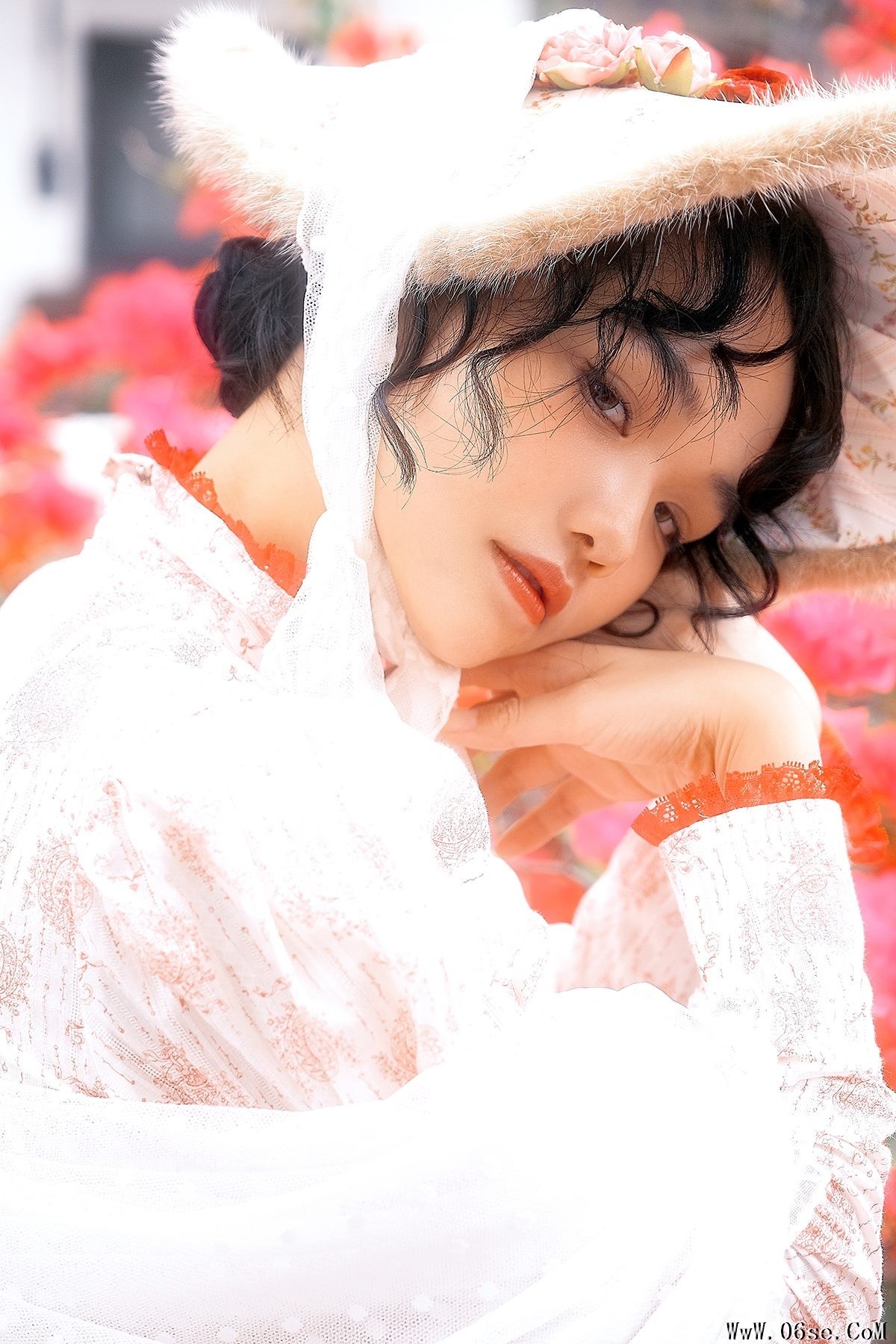 YiTuYu艺图语 Vol.3333 Ke Yi Shou[30P]-六色网