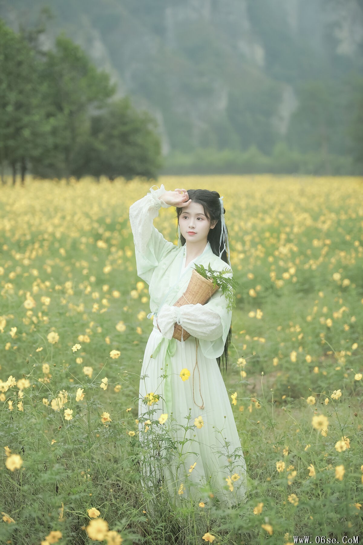 图片[25]-YiTuYu艺图语 Vol.6889 Yi Mi Liang Gao[28P]-六色网