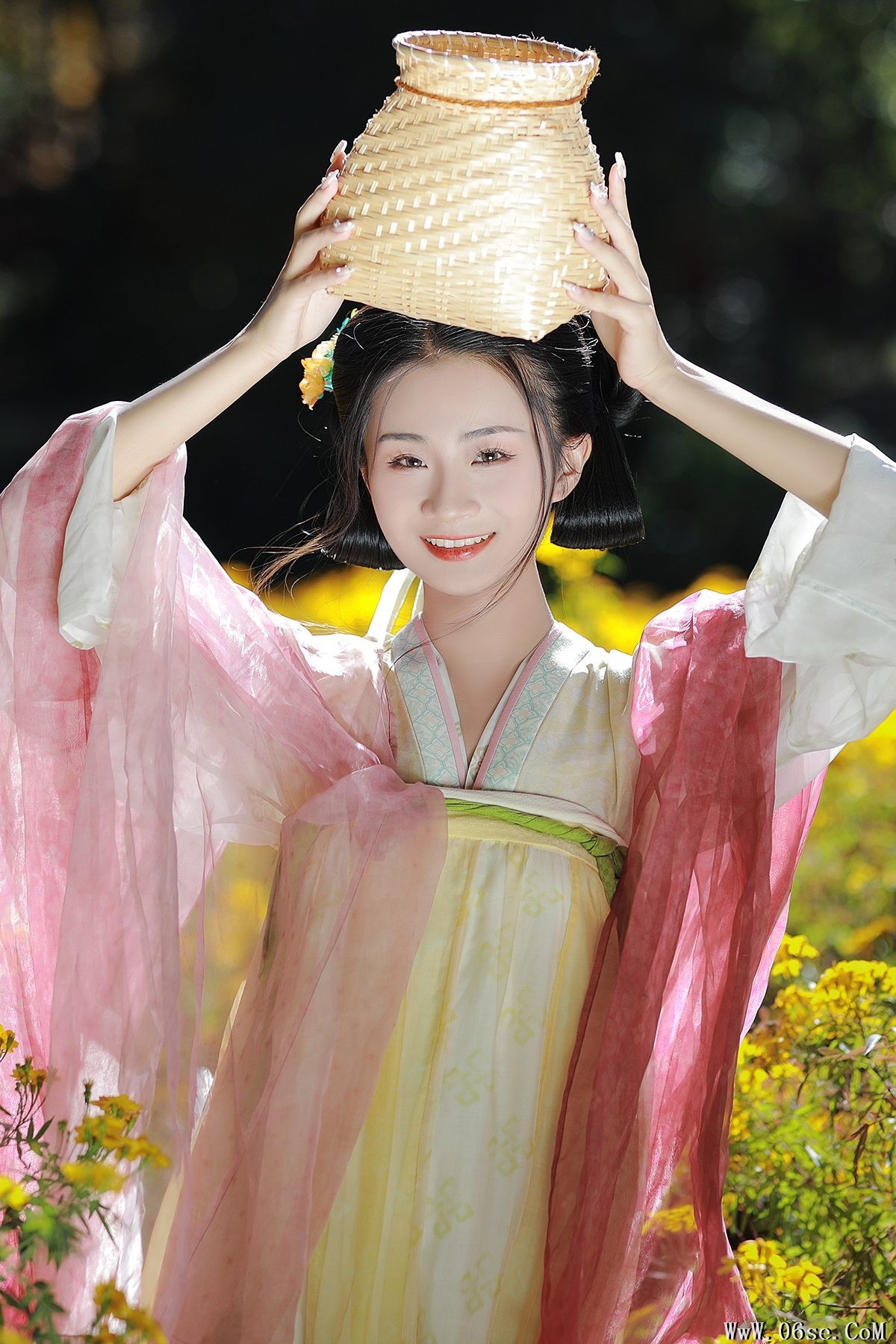 YiTuYu艺图语 Vol.3343 Xiao E Jiang Jiang Jiang[34P]-六色网
