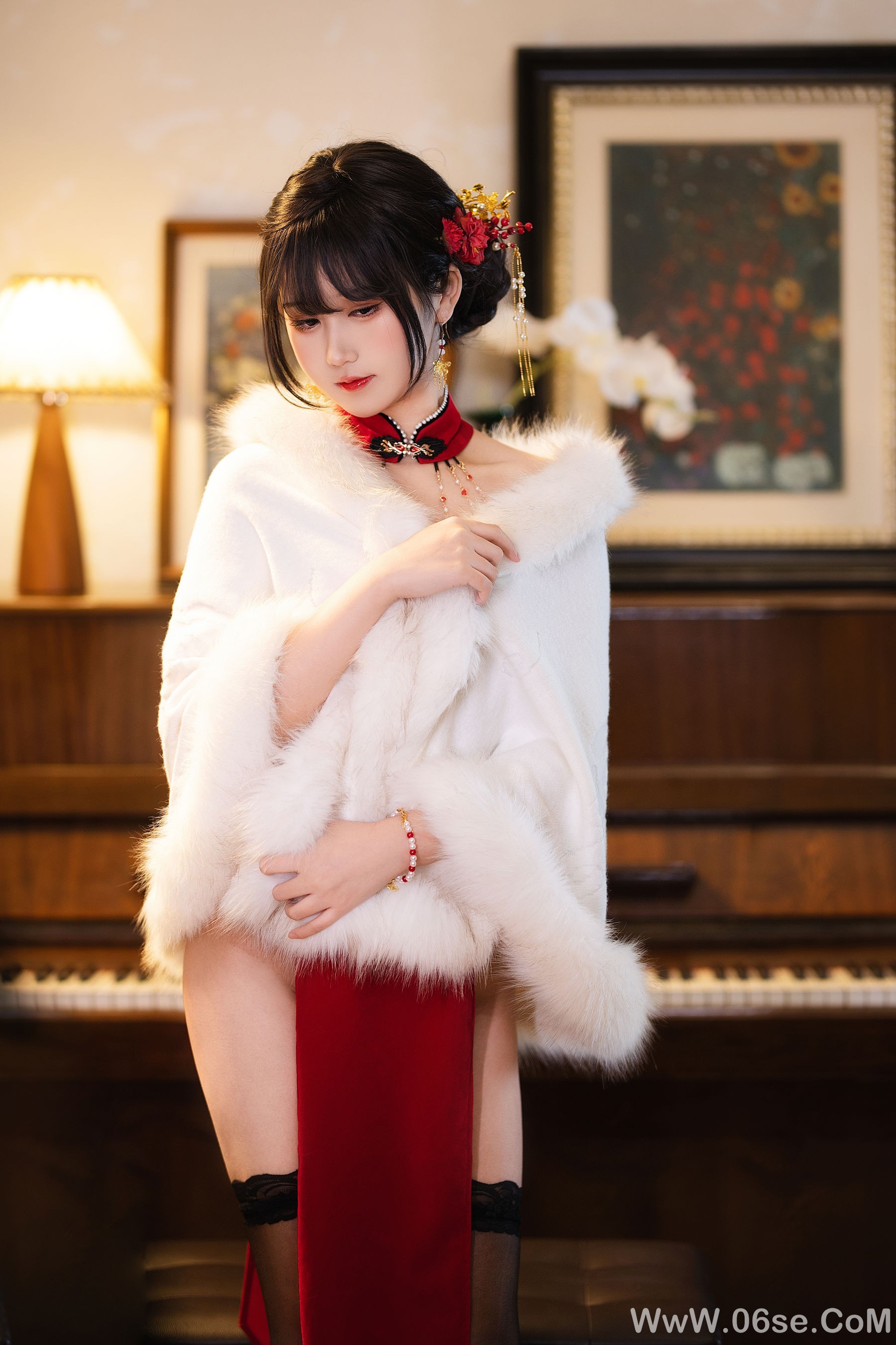 微博妹子三度_69 - 红丝绒旗袍[31P]-六色网