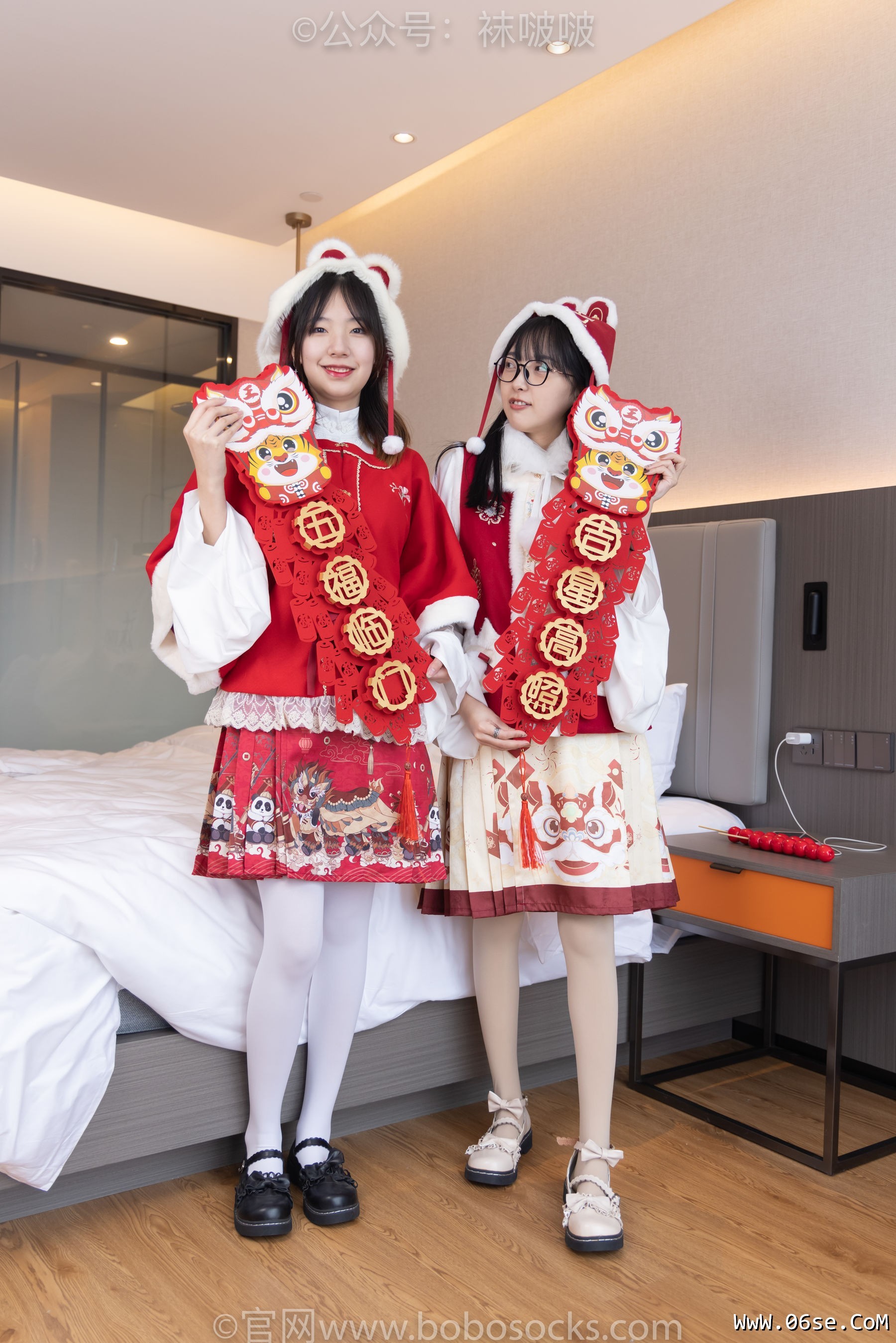图片[2]-BoBoSocks袜啵啵 No.054 小甜豆与稚予-给大家拜年啦[139P]-六色网