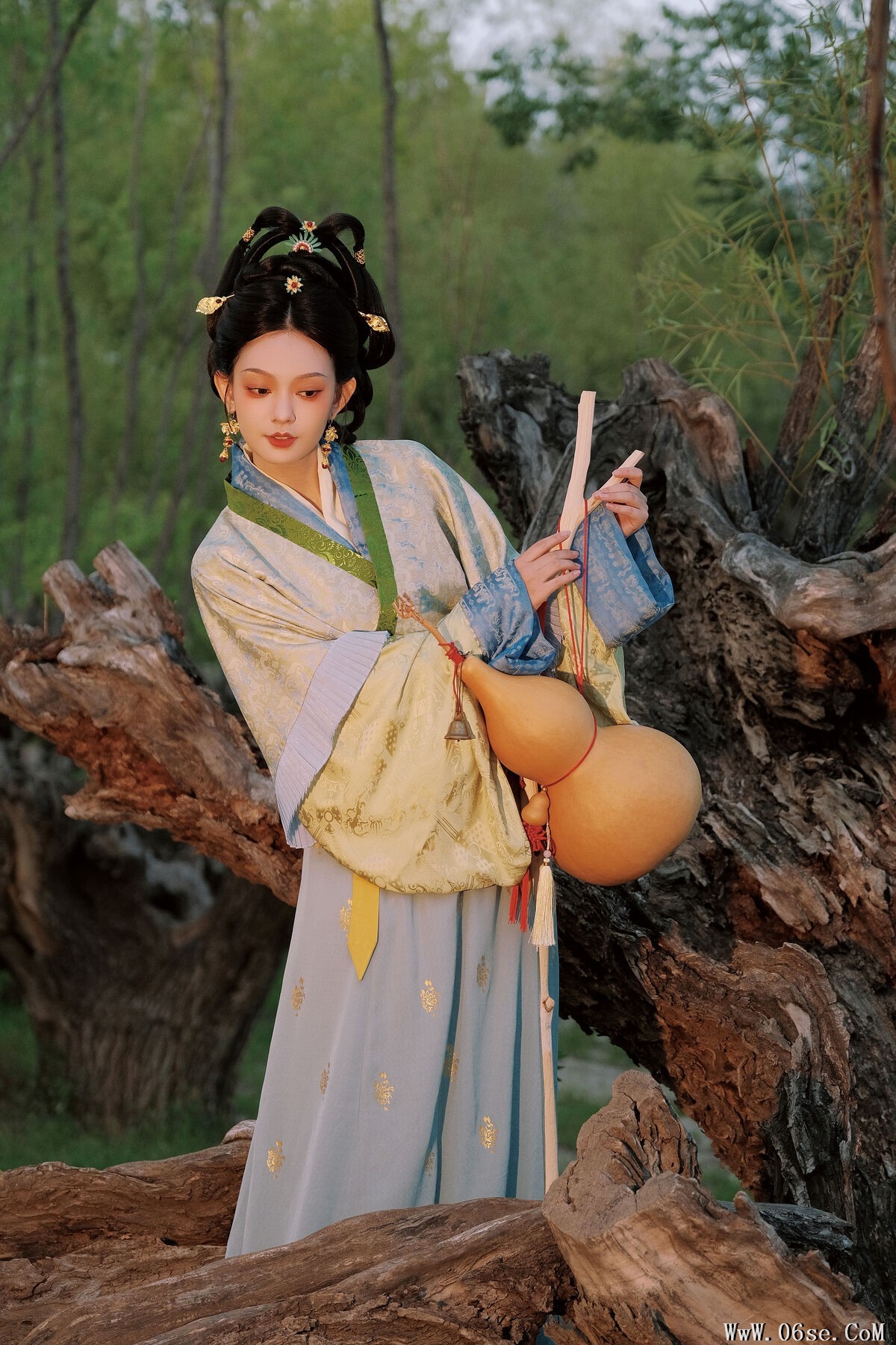 图片[23]-YiTuYu艺图语 Vol.7768 Qiu Qiu[32P]-六色网