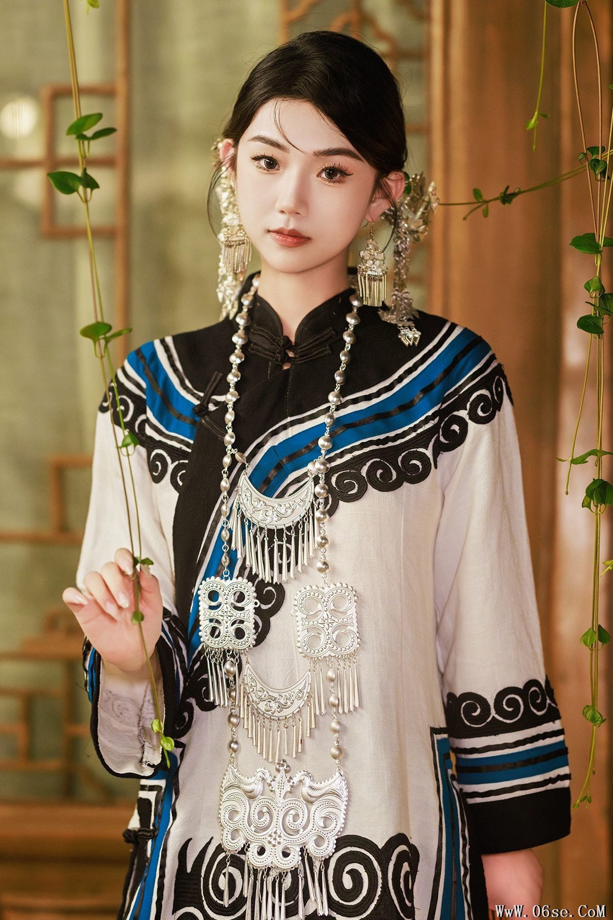 YiTuYu艺图语 Vol.5057 Pei Tong Xue[60P]-六色网