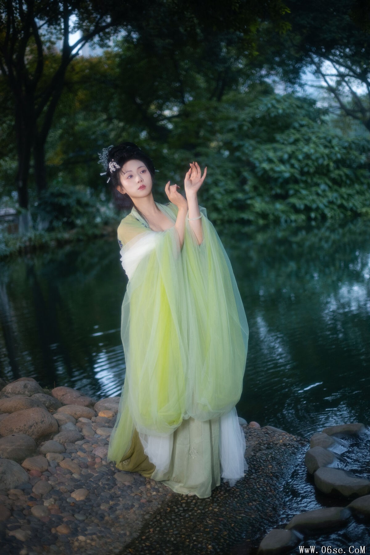 图片[4]-YiTuYu艺图语 Vol.6662 Luo Yu Qing Ling[24P]-六色网
