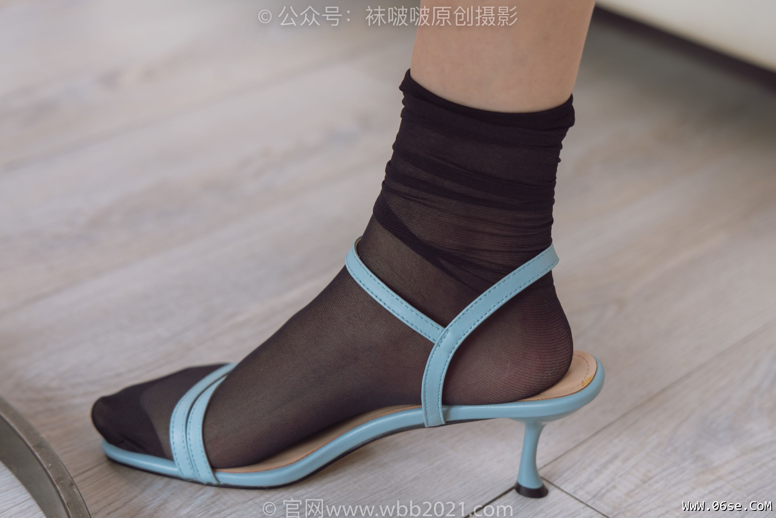 图片[128]-BoBoSocks袜啵啵 No.253 小甜豆 -两双高跟鞋、一只脚小腿白丝、一只脚小腿黑丝[219P]-六色网