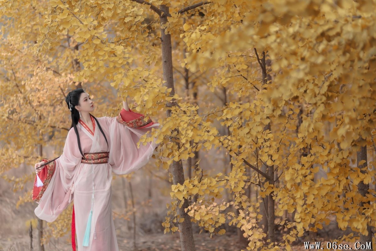图片[22]-YiTuYu艺图语 Vol.5988 Qi Luo Sheng De Xiao Su Su[28P]-六色网