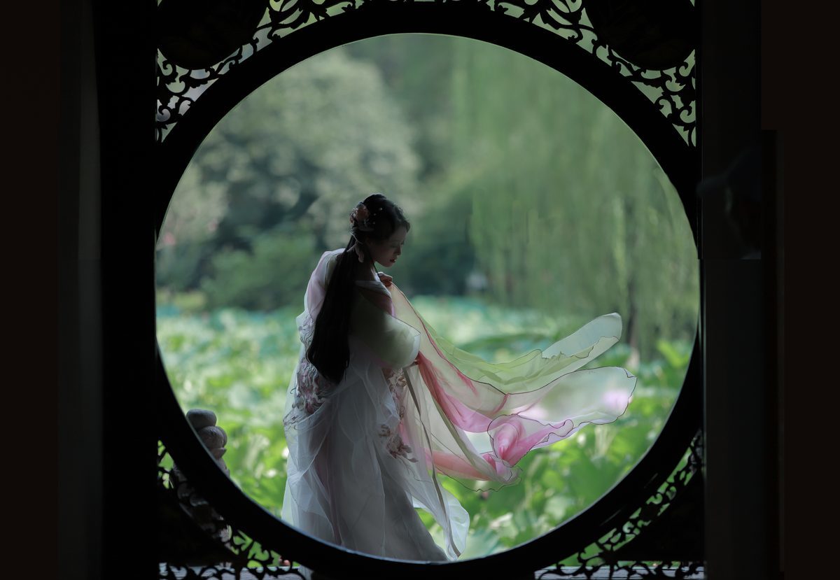 图片[13]-YiTuYu艺图语 Vol.5240 Nu Li Hua Zhuang De Sui Sui[23P]-六色网