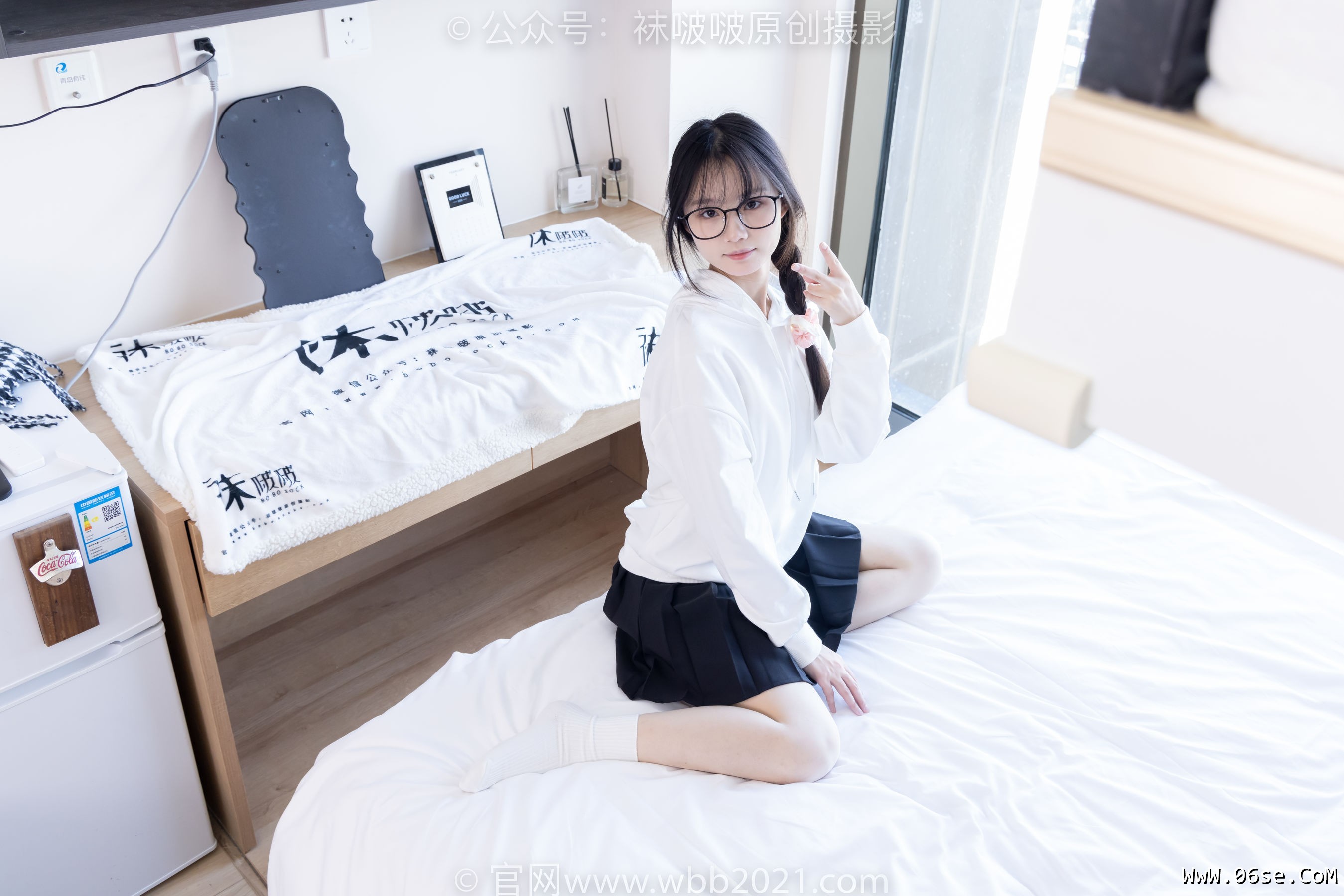 图片[146]-BoBoSocks袜啵啵 No.368 甜甜圈 -运动鞋、白棉袜、油亮肉丝[160P]-六色网