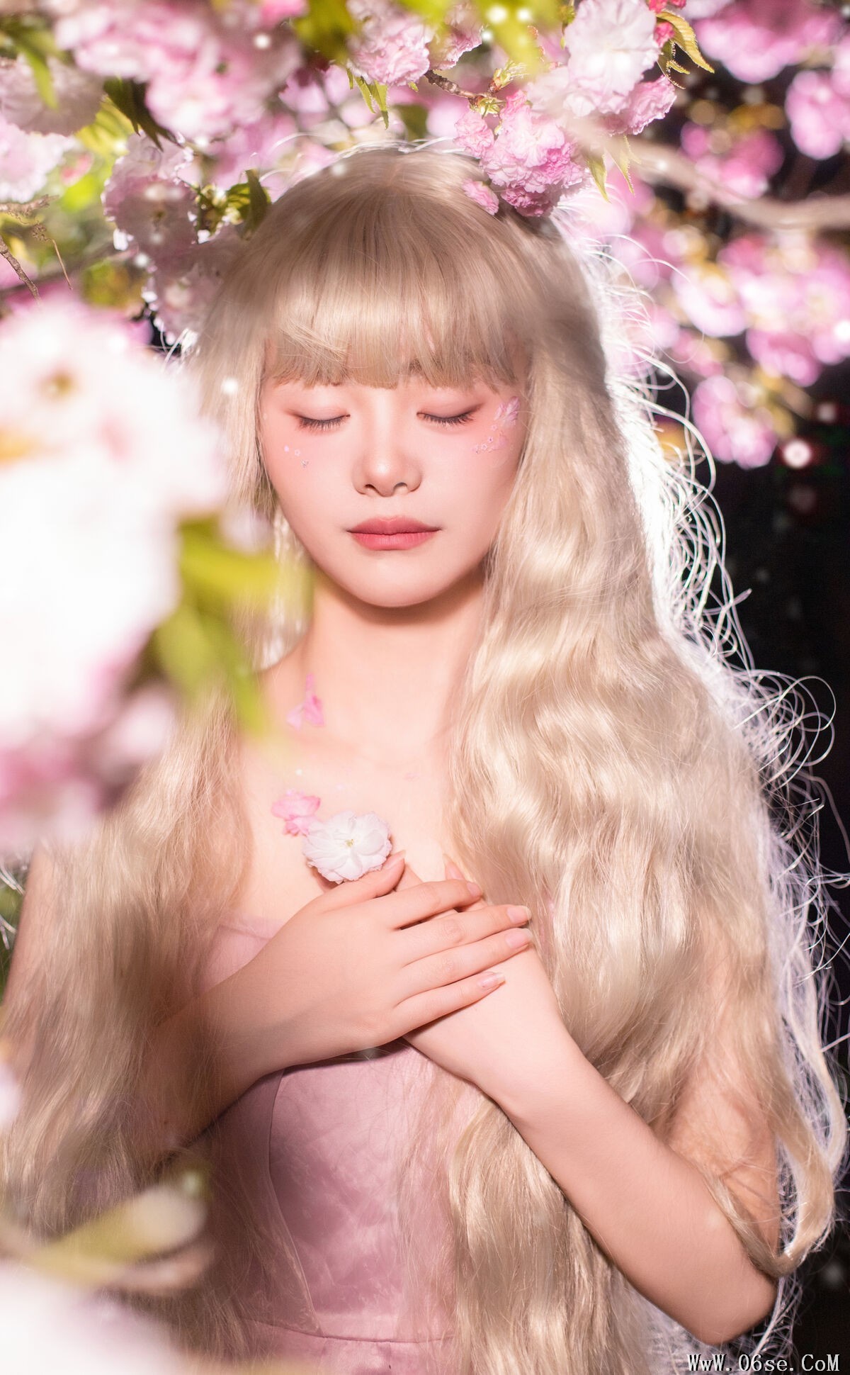 图片[20]-YiTuYu艺图语 Vol.7048 Yu Qi[22P]-六色网