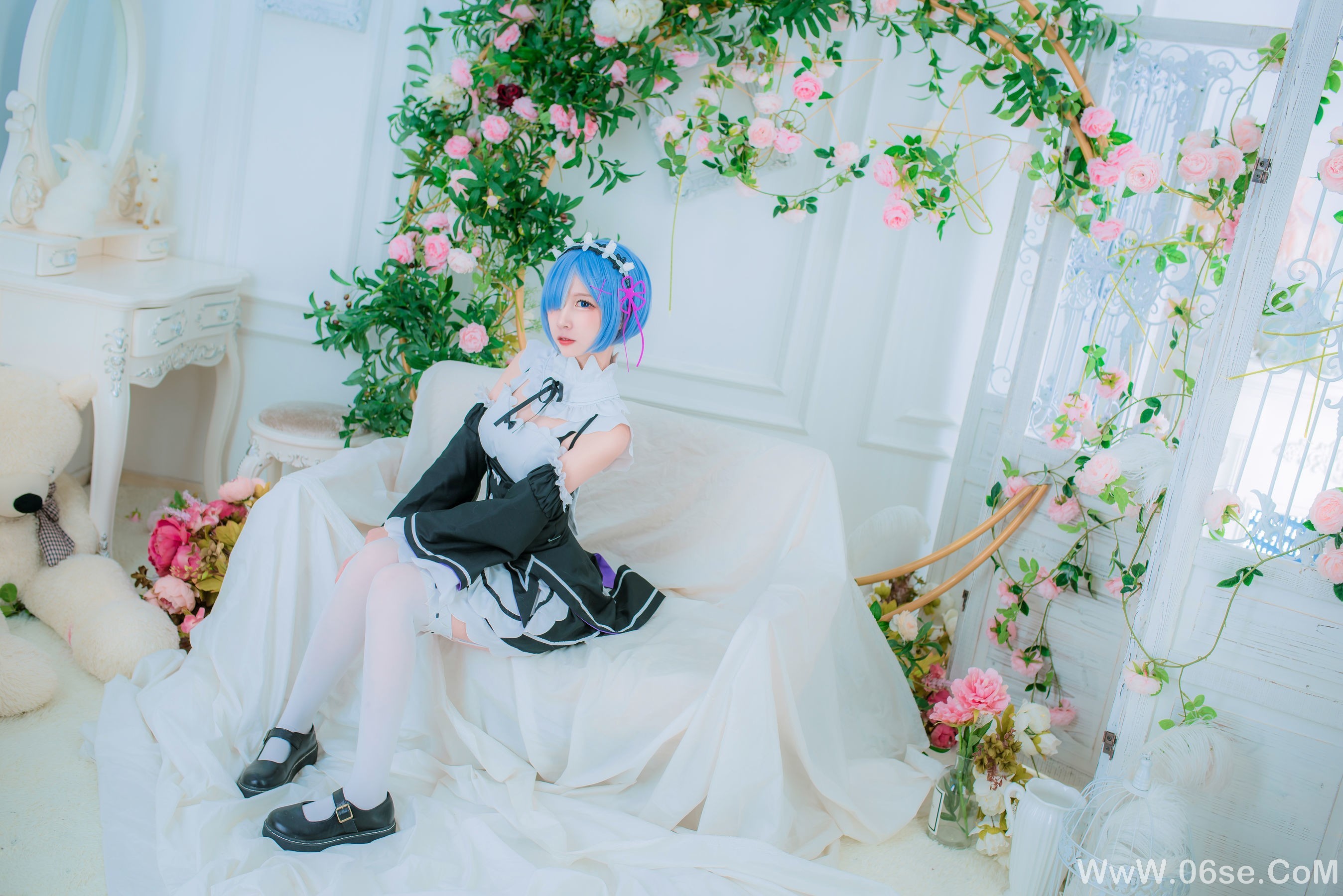 人气Coser二佐Nisa 蕾姆女仆[33P]-六色网