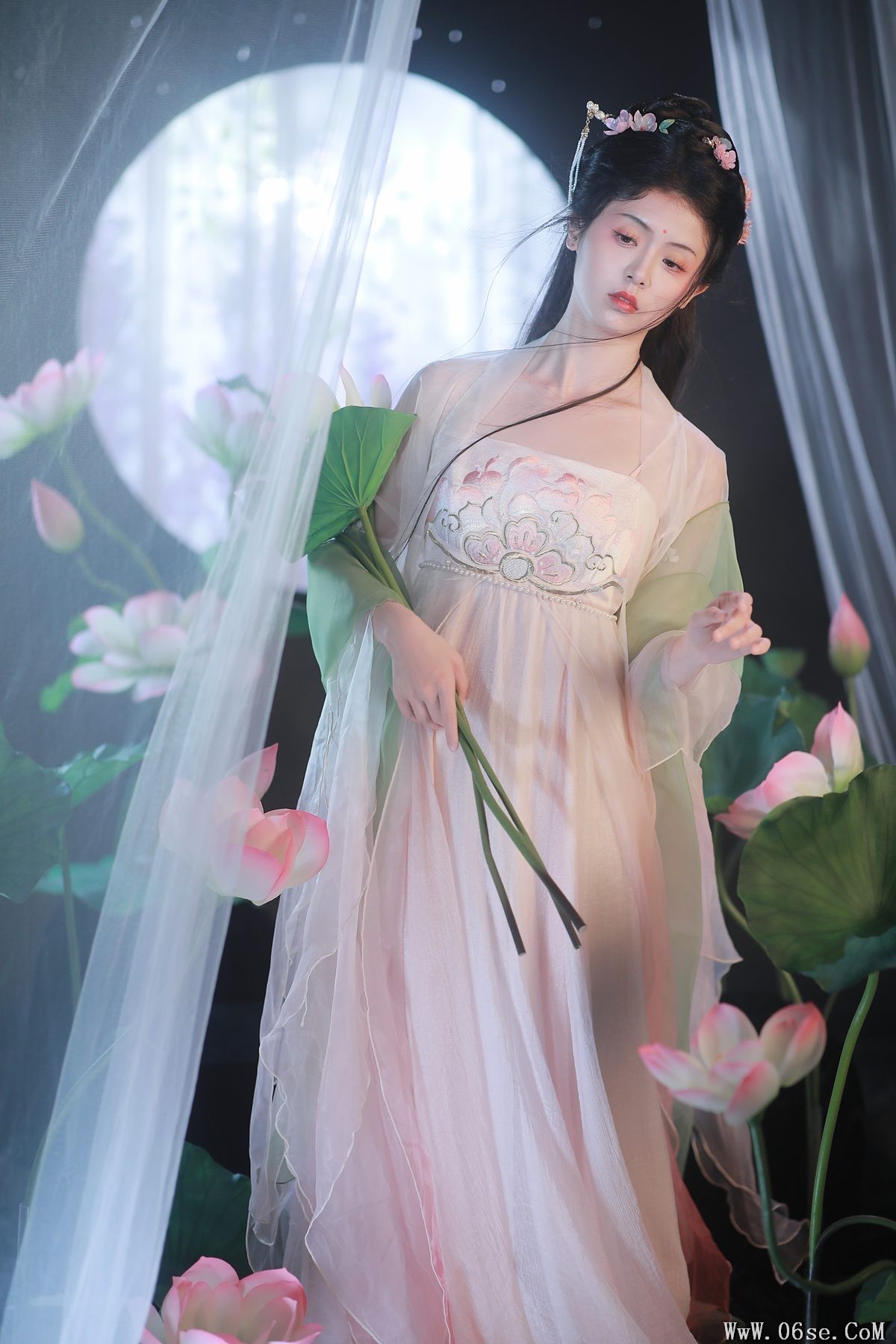 图片[31]-YiTuYu艺图语 Vol.4974 Dai Bu Zhu De Yi Mi[37P]-六色网