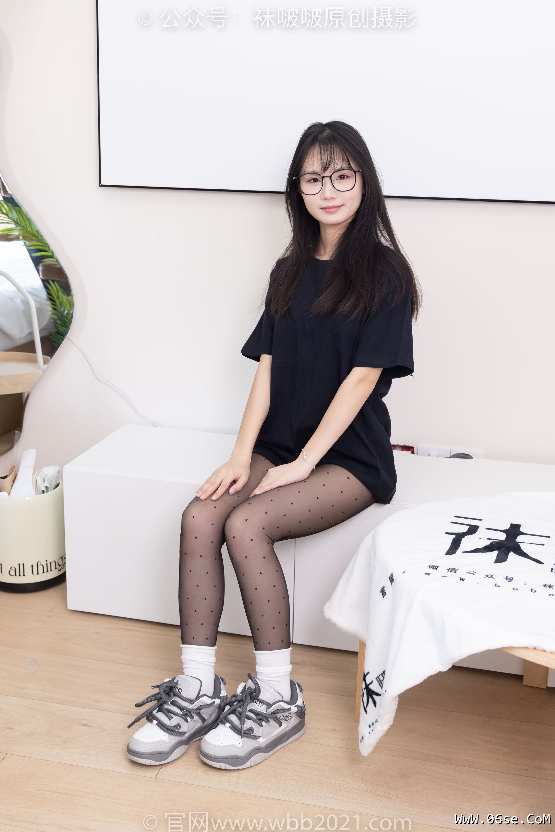 BoBoSocks袜啵啵 No.418 甜甜圈 – 板鞋、白棉袜、波点黑丝[145P]-六色网