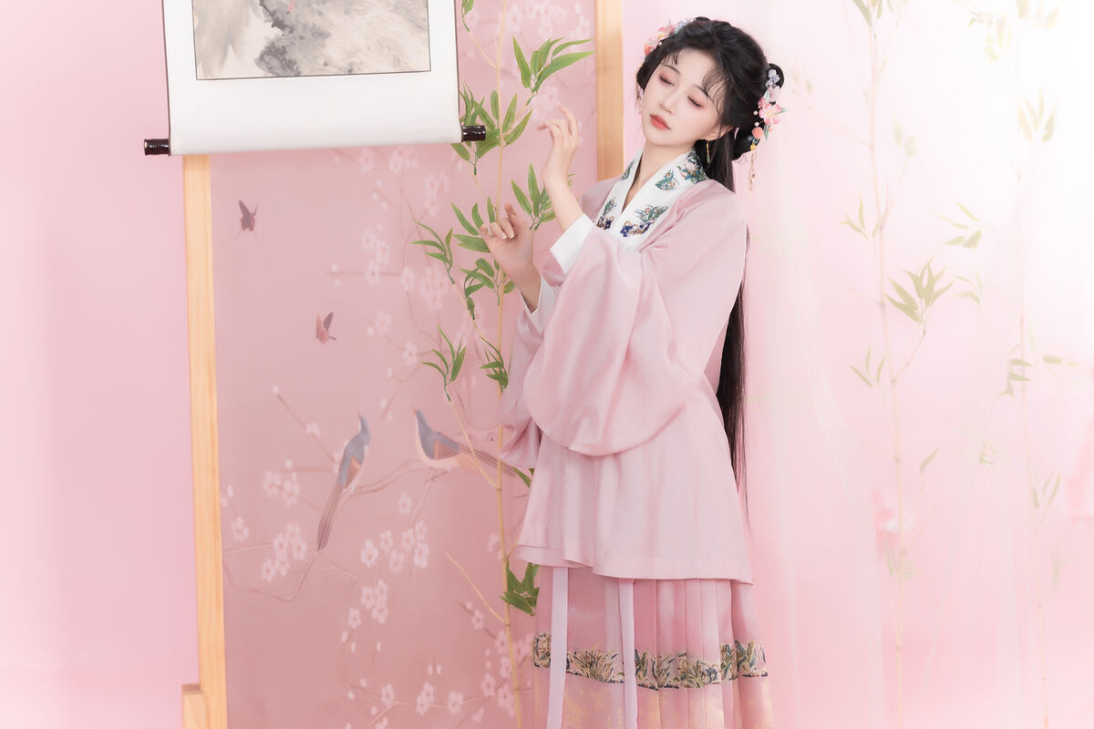 图片[12]-YiTuYu艺图语 Vol.7149 Qi Luo Sheng De Xiao Su Su[26P]-六色网