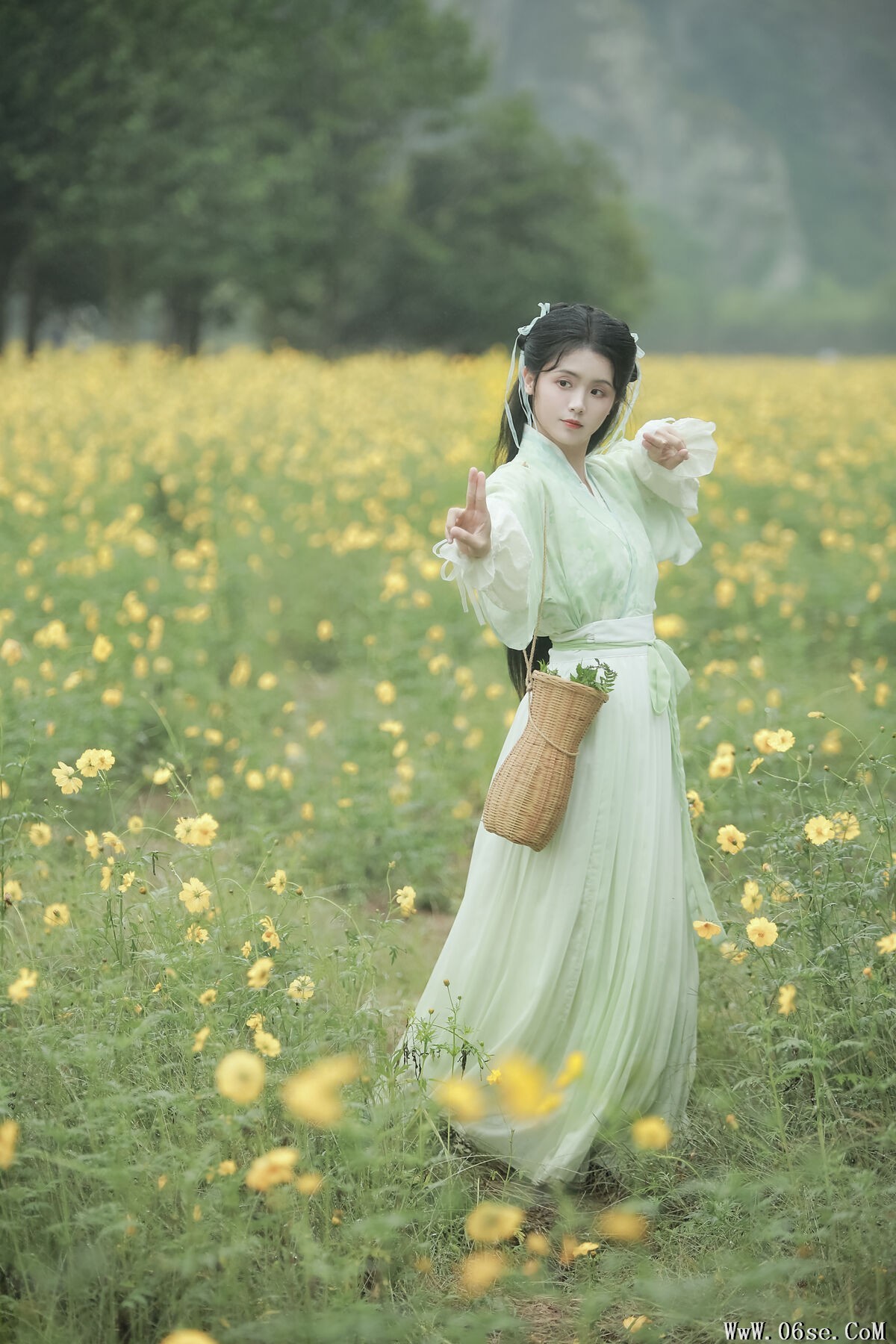 图片[9]-YiTuYu艺图语 Vol.6889 Yi Mi Liang Gao[28P]-六色网