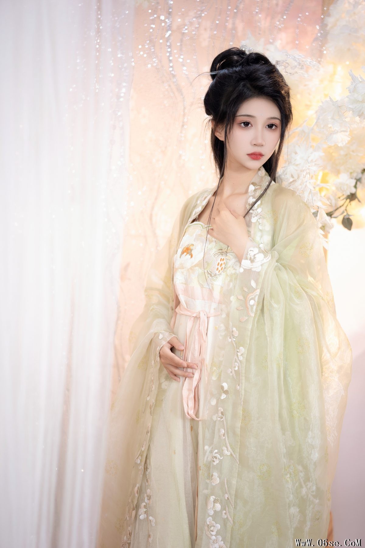 图片[4]-YiTuYu艺图语 Vol.4143 Qi Luo Sheng De Xiao Su Su[28P]-六色网