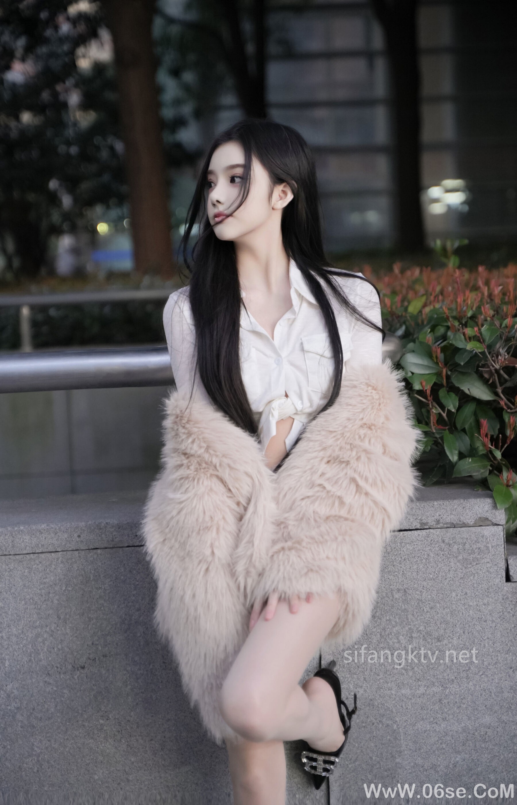 图片[17]-私购流出 NO.8261 龙雪儿《私购流出》[85P + 1V]-六色网