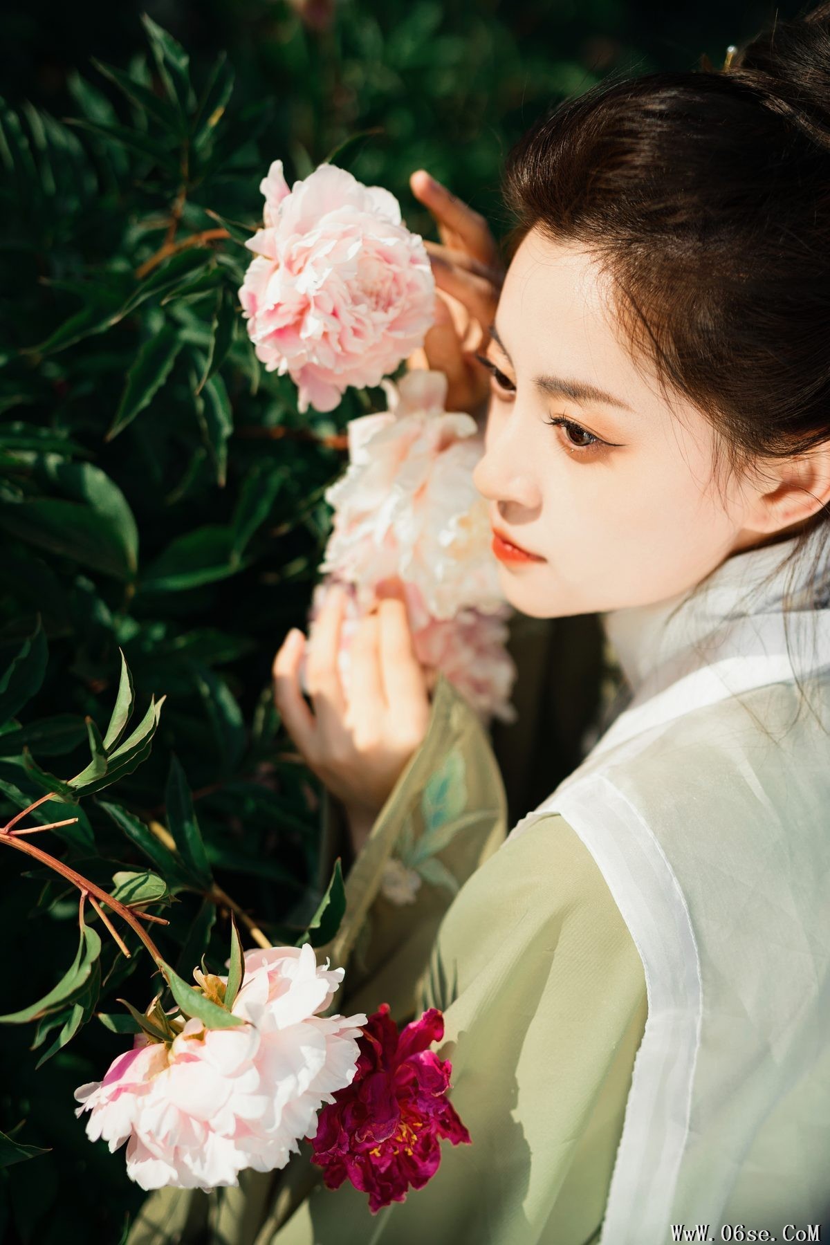 图片[22]-YiTuYu艺图语 Vol.4607 Yi Xuan[58P]-六色网