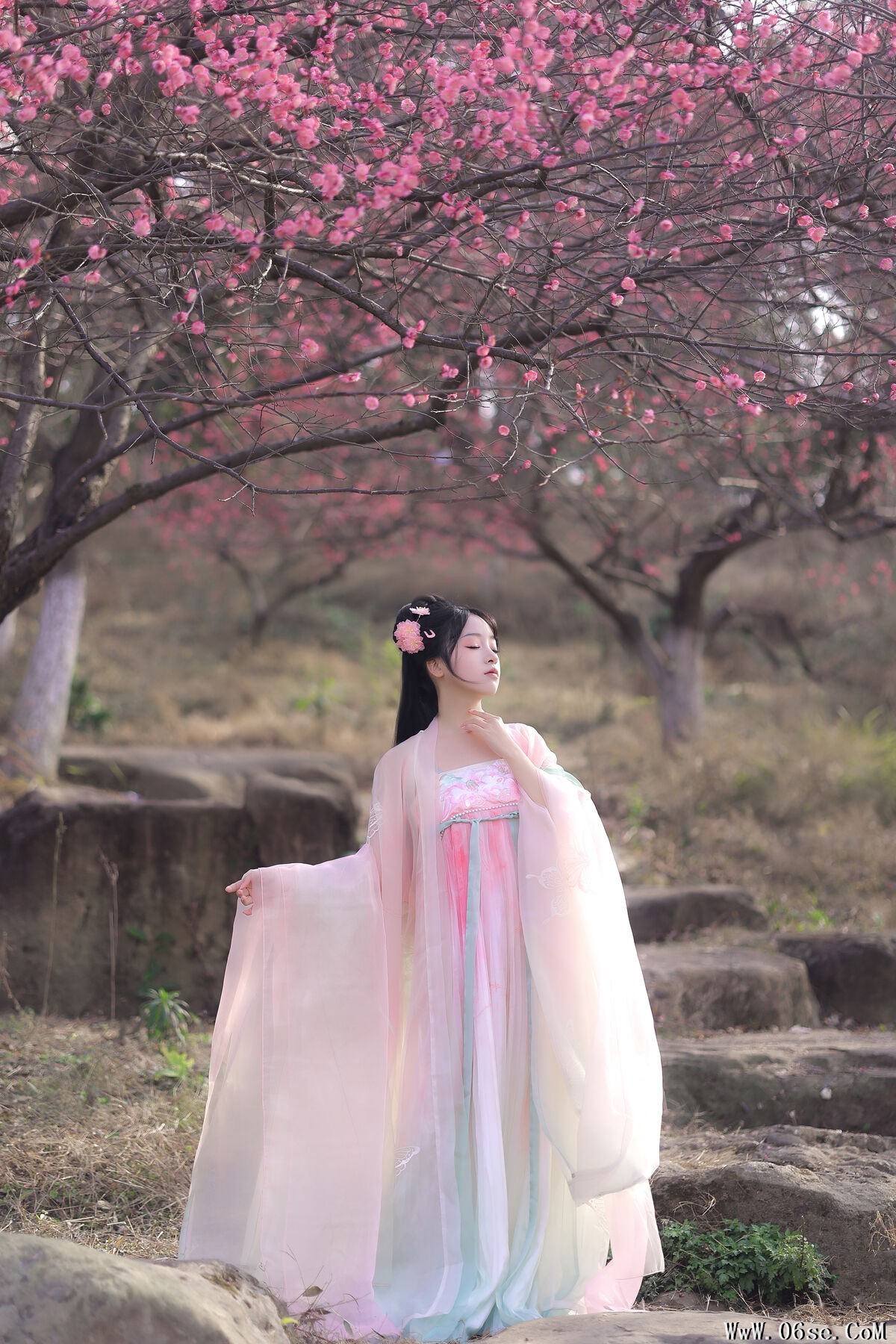 图片[6]-YiTuYu艺图语 Vol.6569 Jun Yin Lan[23P]-六色网