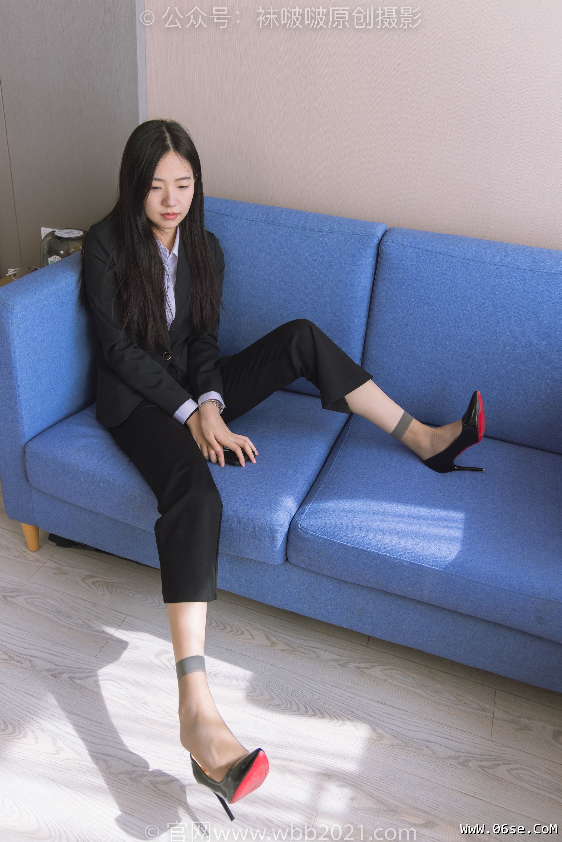图片[226]-BoBoSocks袜啵啵 No.245 小甜豆 -高跟鞋、短灰丝、半蹲镜头较多[299P]-六色网