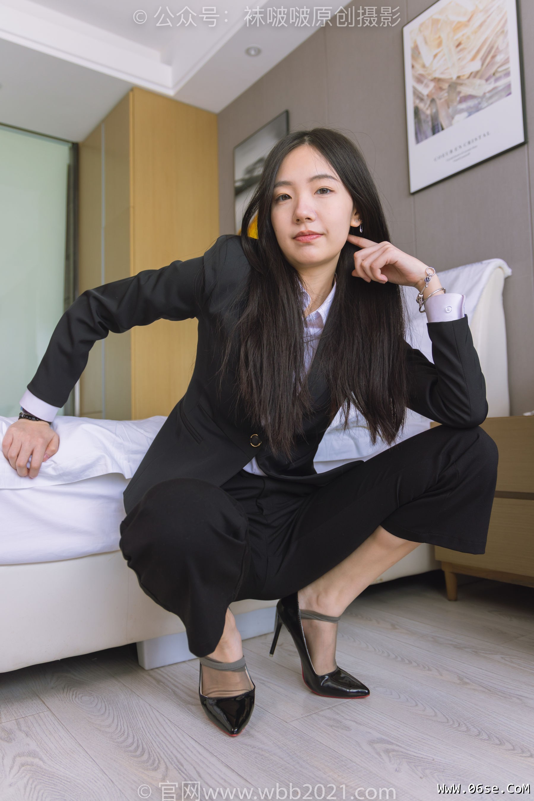图片[176]-BoBoSocks袜啵啵 No.245 小甜豆 -高跟鞋、短灰丝、半蹲镜头较多[299P]-六色网