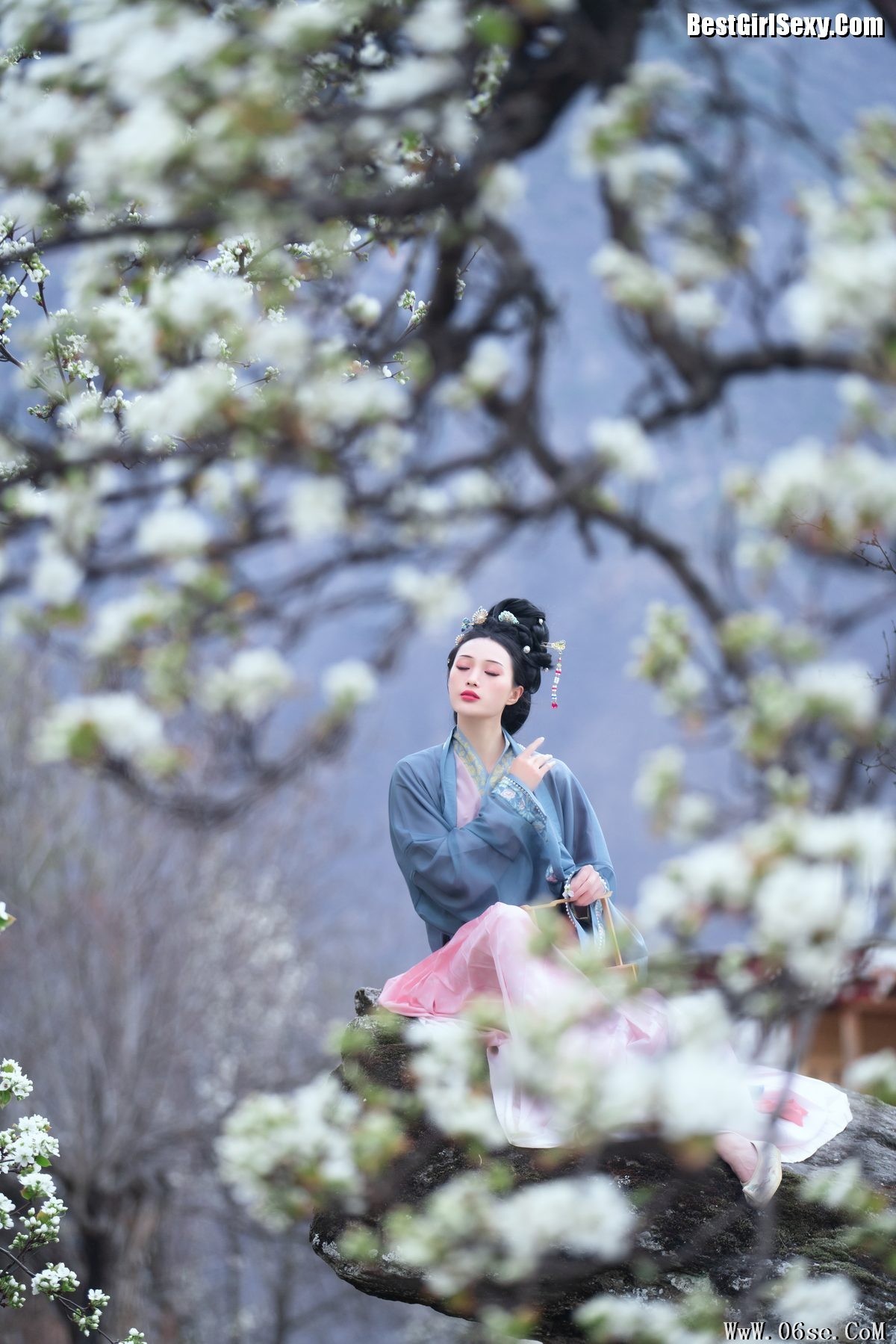 图片[35]-YiTuYu艺图语 Vol.3999 Wei Wei[43P]-六色网