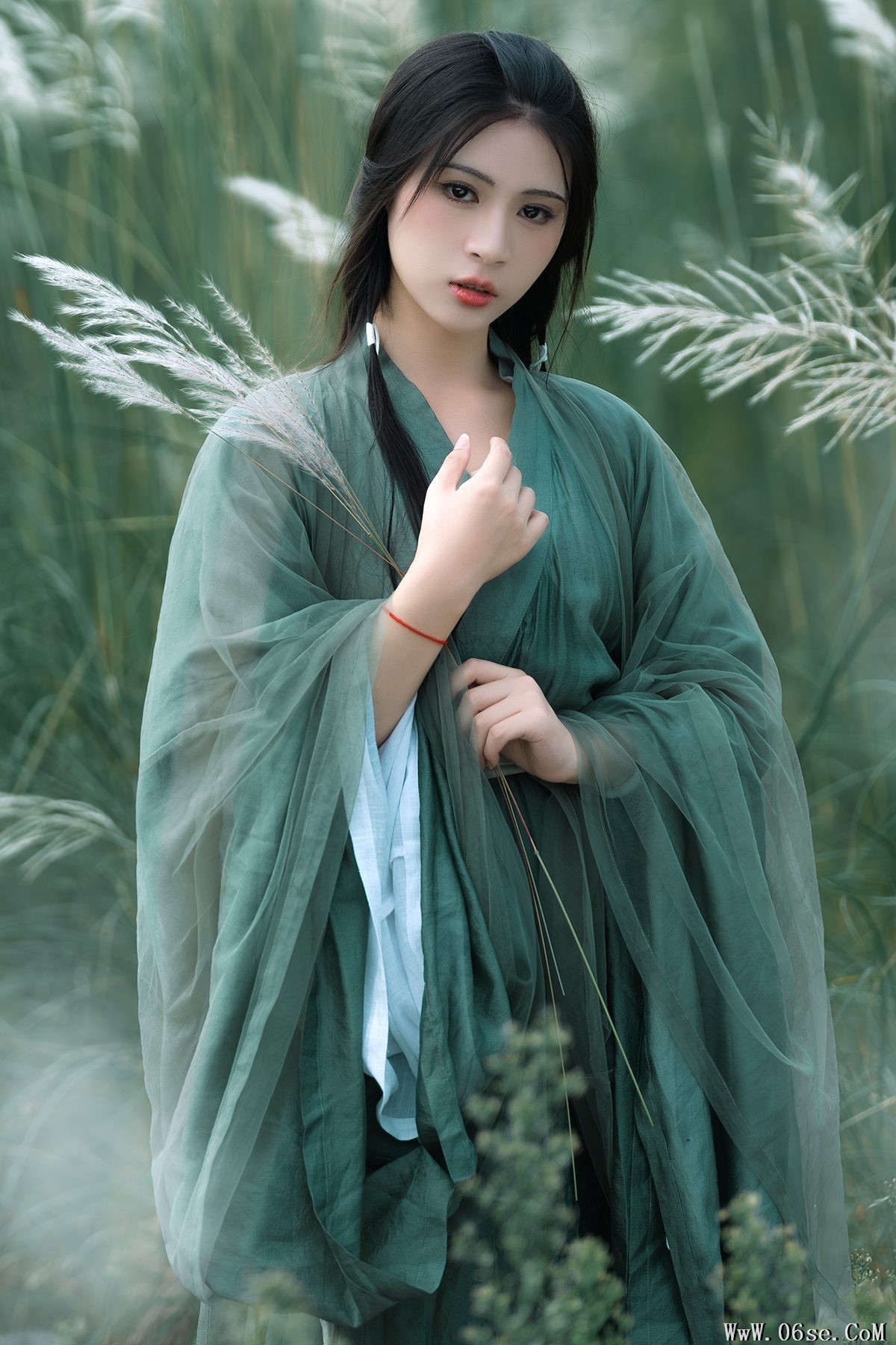 YiTuYu艺图语 Vol.5462 Nu Li Ban Zhuan De Shuang He[51P]-六色网