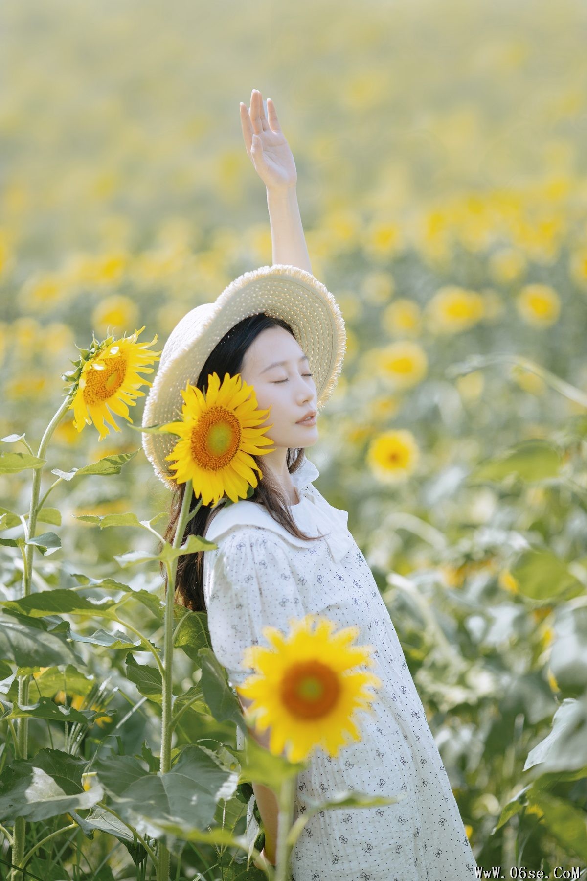 图片[22]-YiTuYu艺图语 Vol.5269 Lu Dou[24P]-六色网