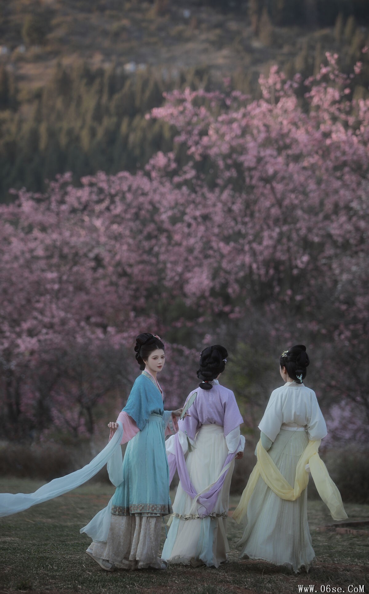 图片[22]-YiTuYu艺图语 Vol.7029 Yu Fang[25P]-六色网