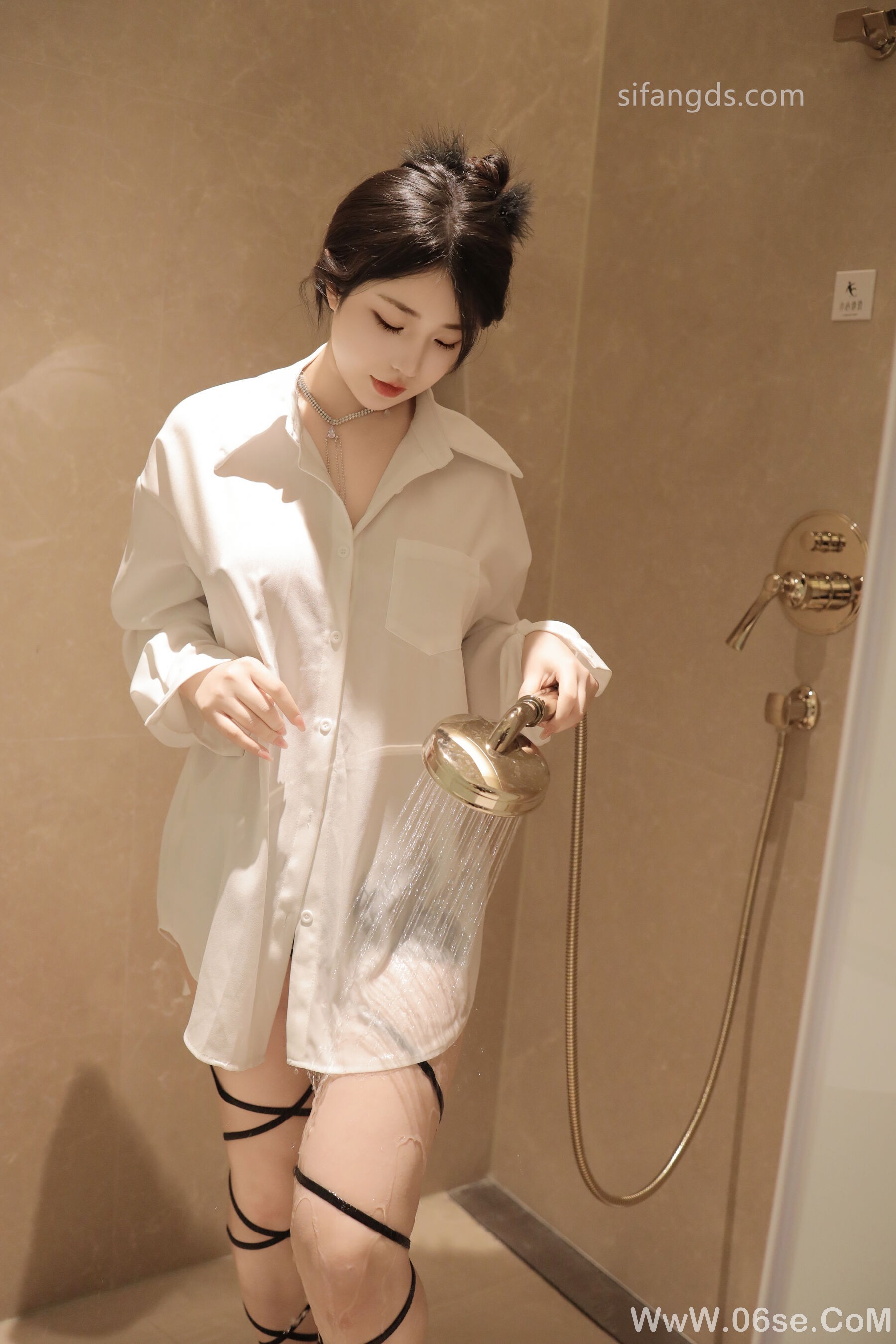 图片[20]-私购流出 NO.8400 陈小花《私购流出》[92P + 8V]-六色网