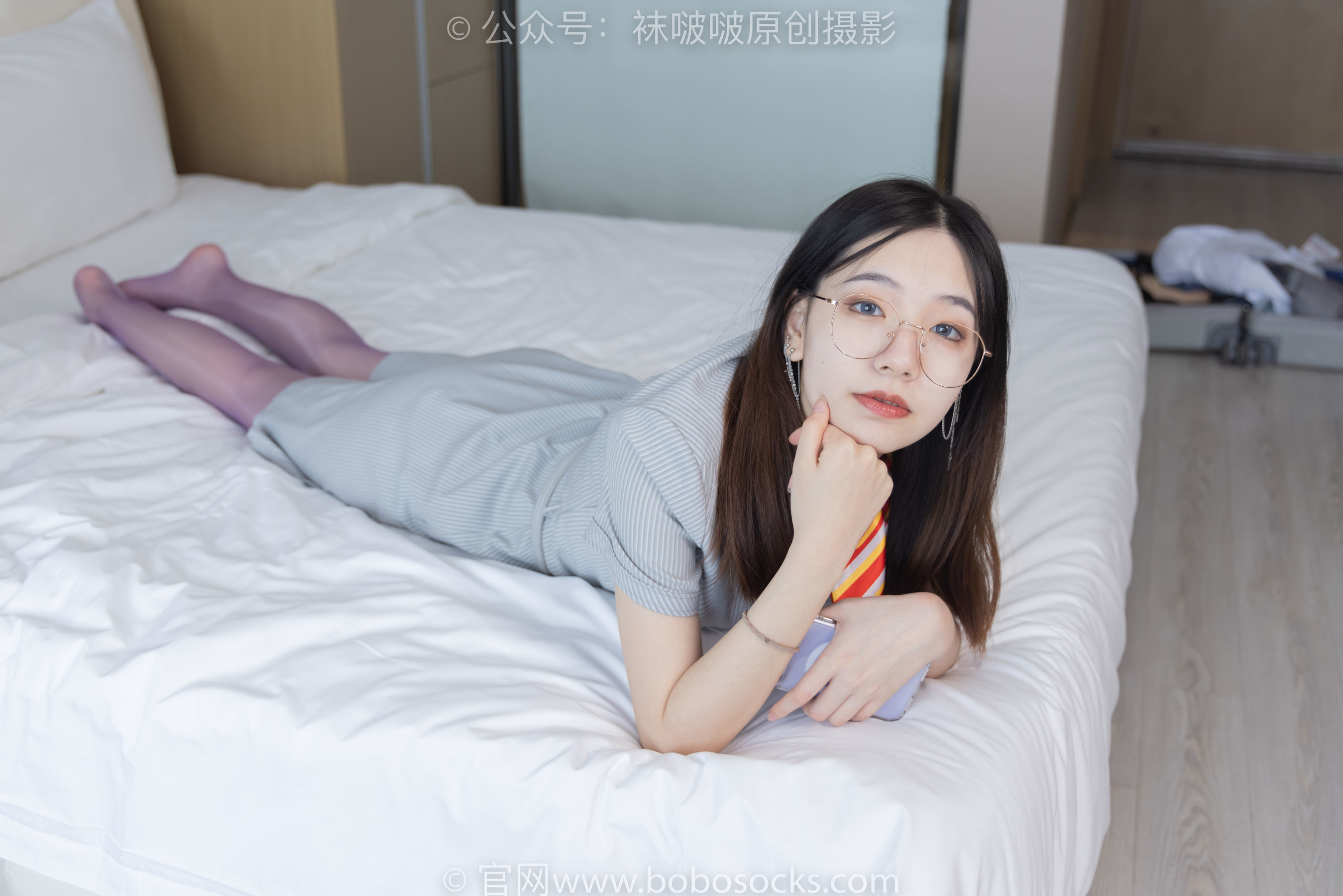 图片[138]-BoBoSocks袜啵啵 No.205 小甜 豆-白色高跟鞋、紫色油亮丝袜[140P]-六色网