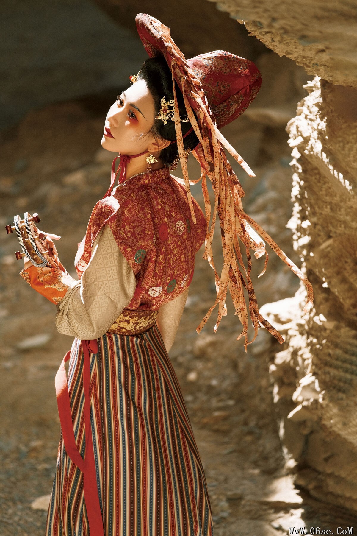 图片[13]-YiTuYu艺图语 Vol.7732 Xiao Bei Ke Qing Bu Yao Fang Qi[25P]-六色网