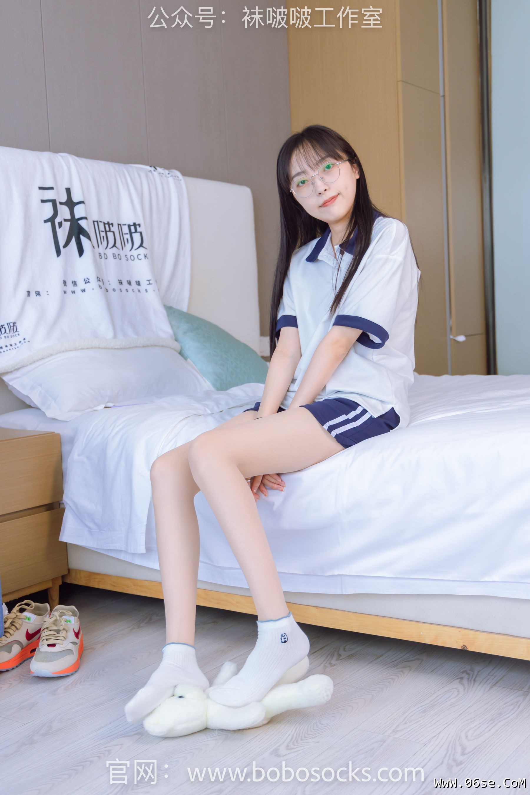 图片[104]-BoBoSocks袜啵啵 No.118 稚予-运动鞋、白棉袜、肉丝、踩小熊玩偶[140P]-六色网